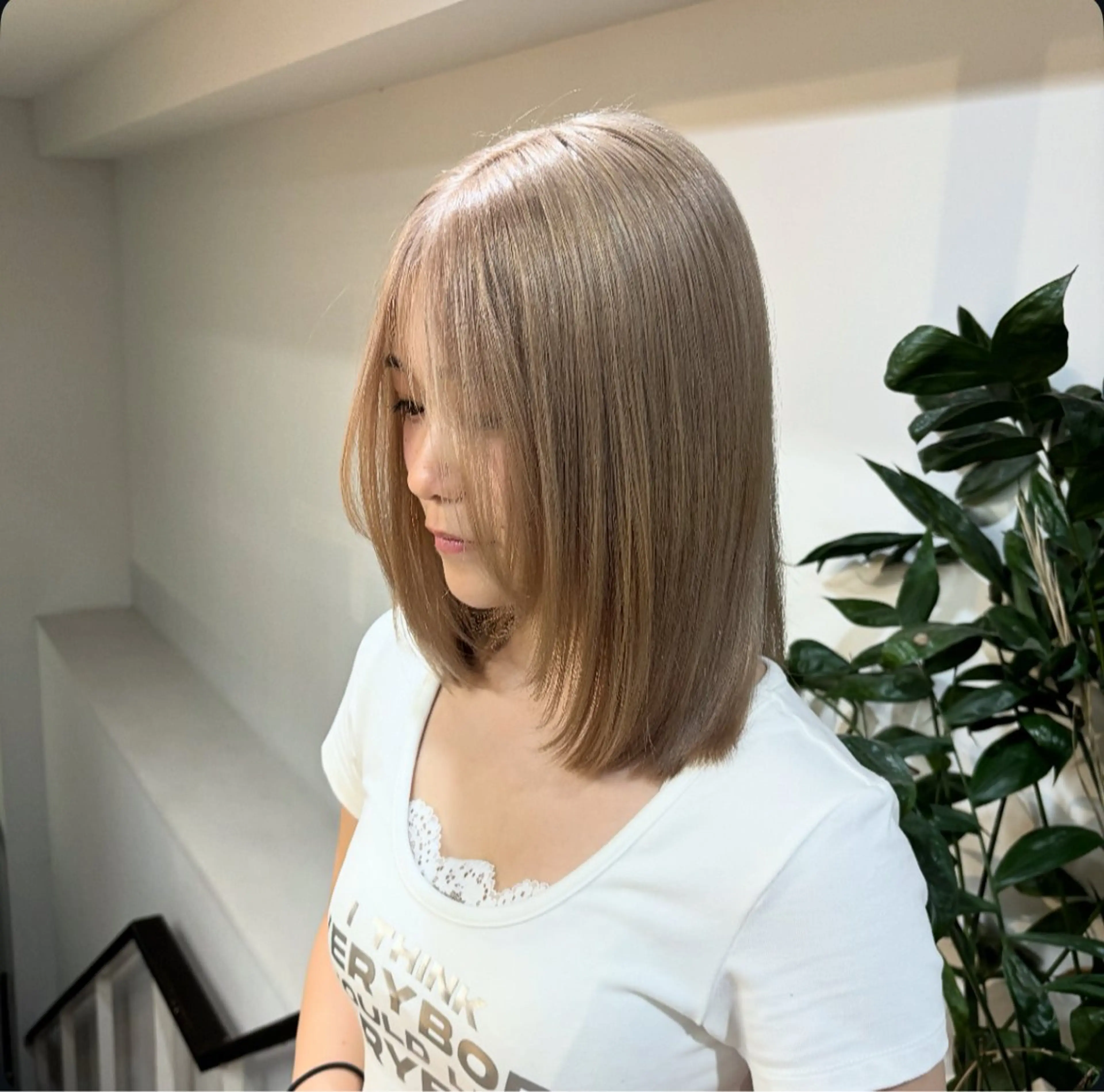 ミディアム ヘアカラー ハイトーン/ラベンダ ー/ユイナ🪄のヘアスタイル