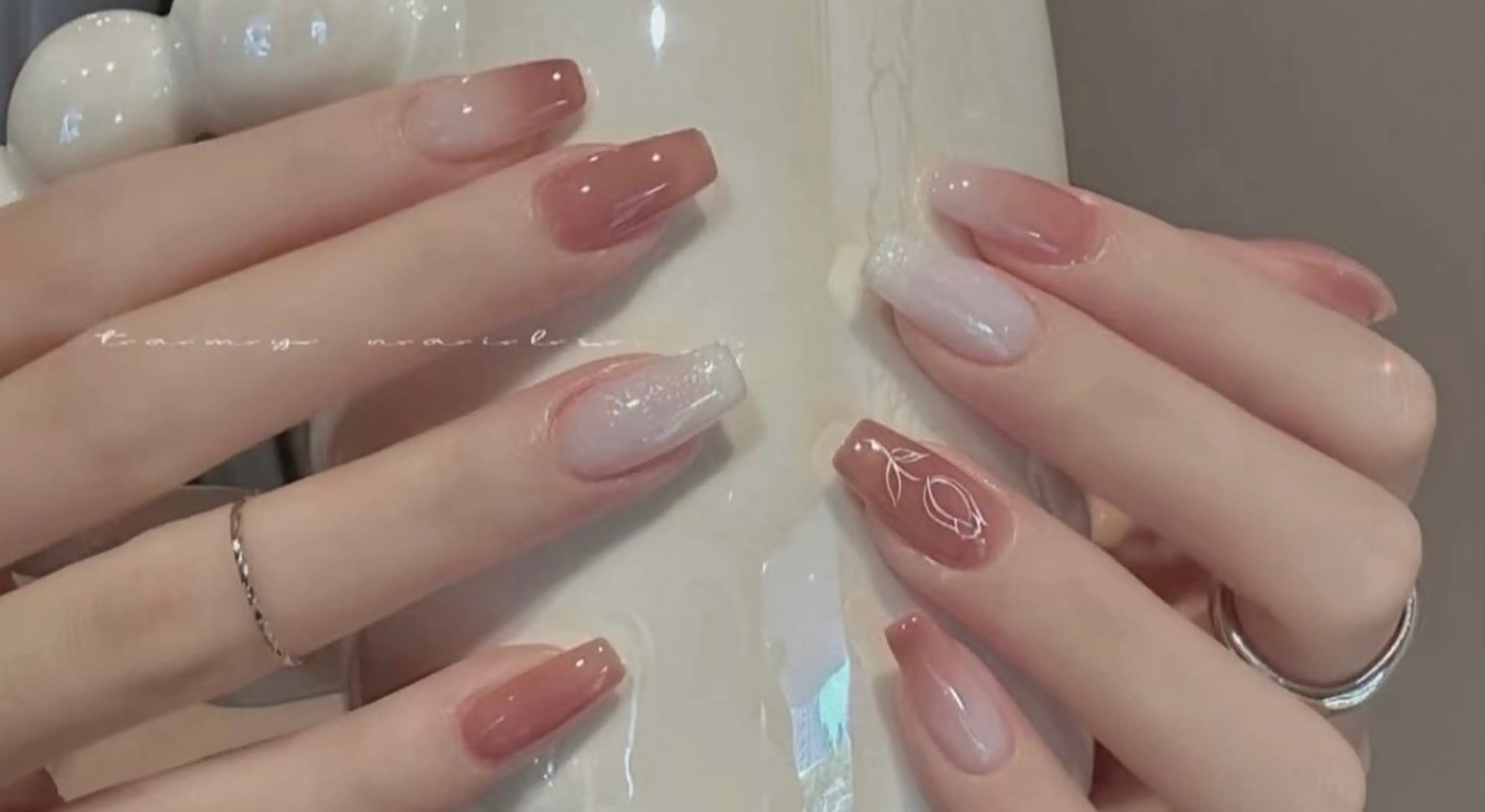 ネイル 高木 維麗絲のネイルデザイン