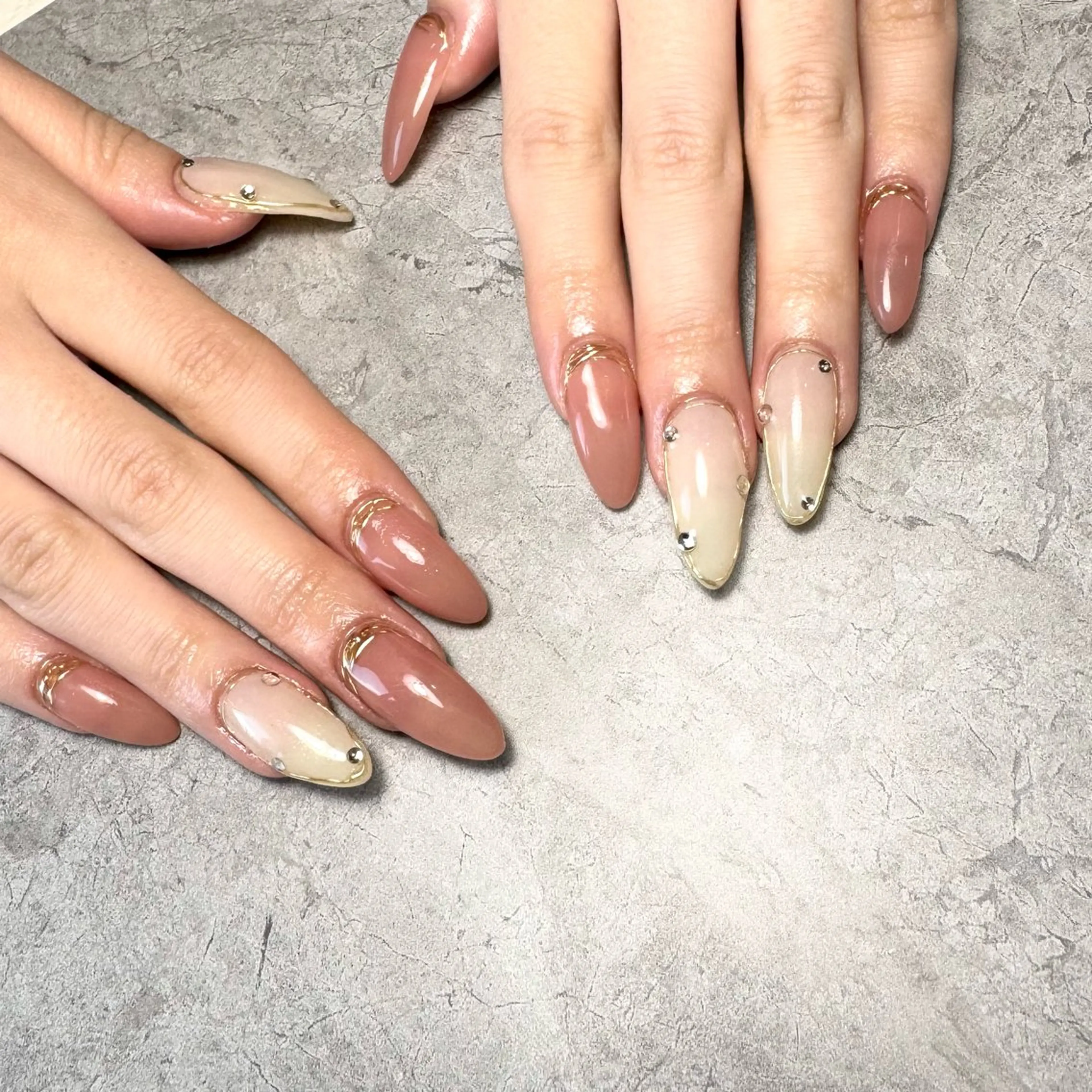 ネイル キラキラネイル ミラーネイル シンプルネイル 春ネイル ワンホンネイル ハンドネイル Nail Salon Lillion【リリオン】所属・lillion karenのネイルデザイン