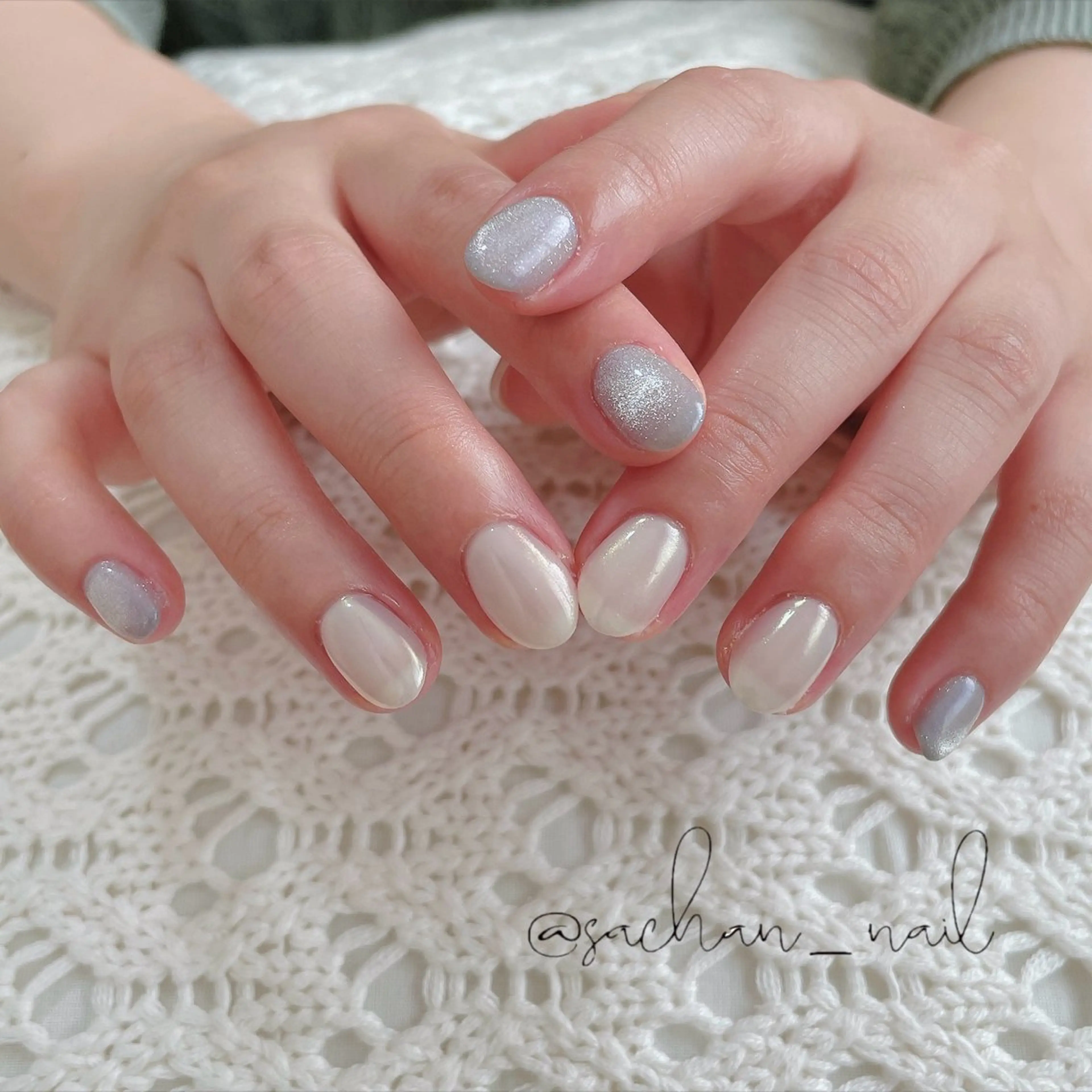 ネイル ブルー マグネットネイル 夏ネイル ホワイト ハンドネイル Sukegawa Satsukiのネイルデザイン