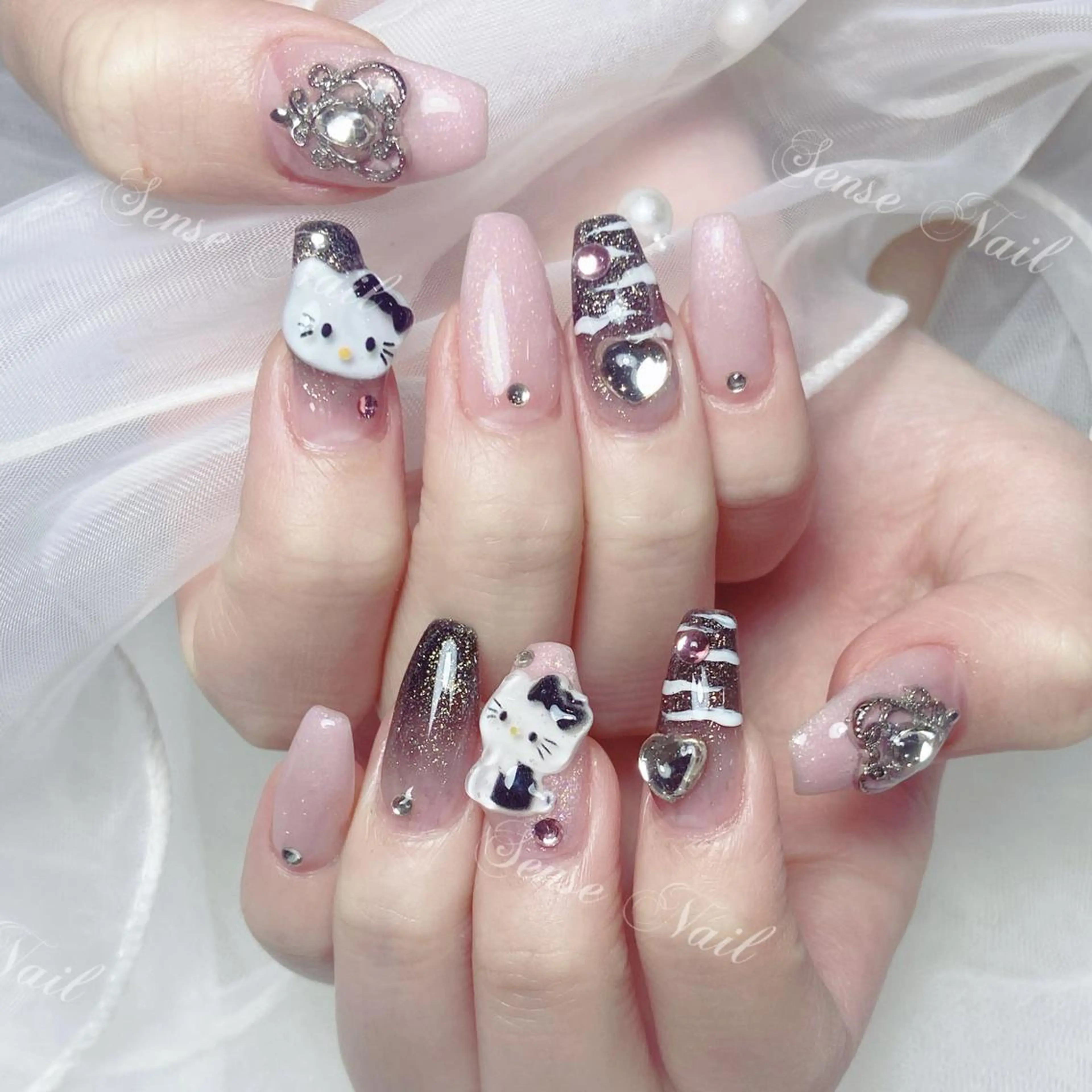 ネイル Kurieitibu 🍬Byu~tīのネイルデザイン