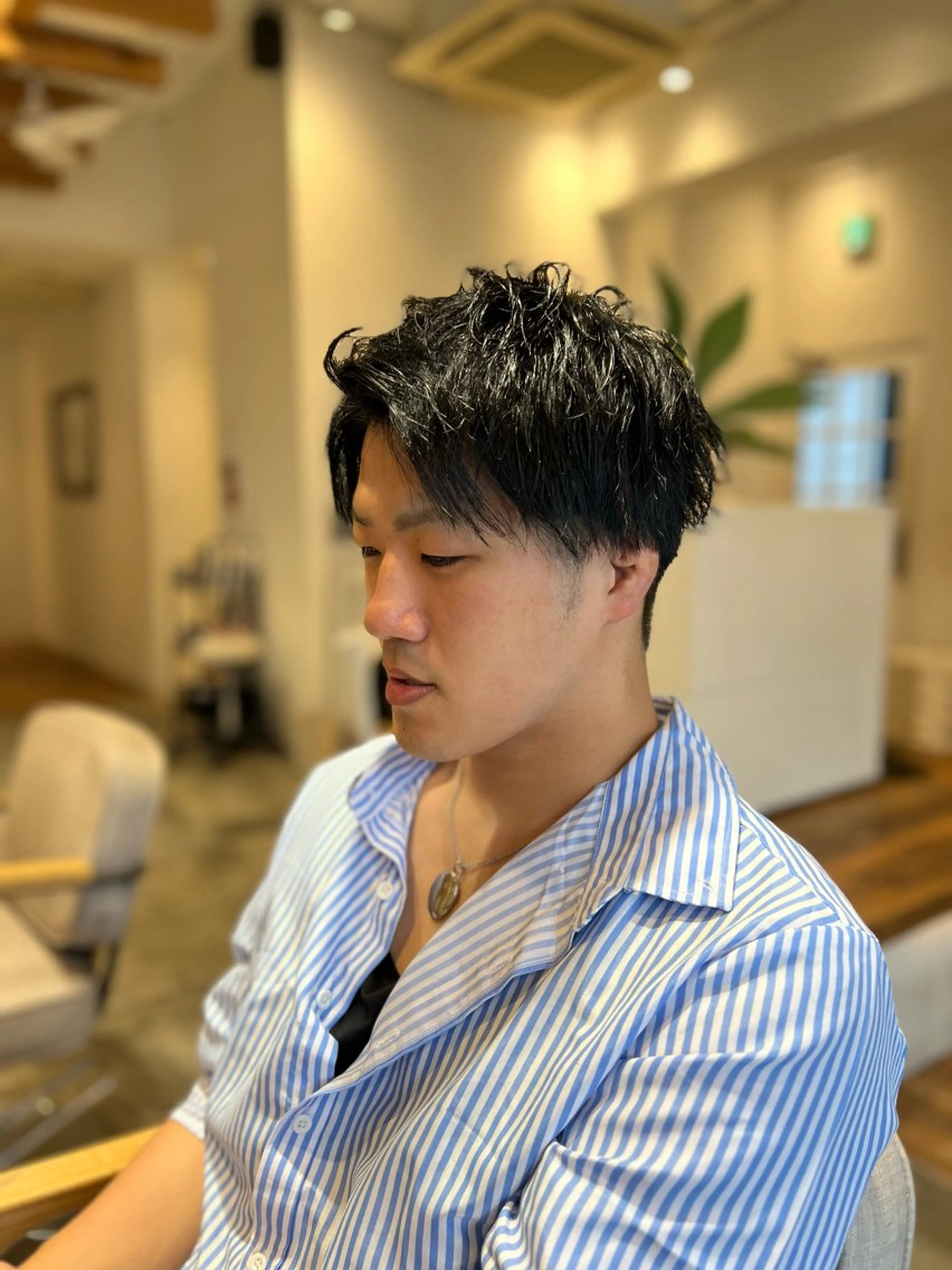メンズ アップバング 三浦 翔太のヘアスタイル