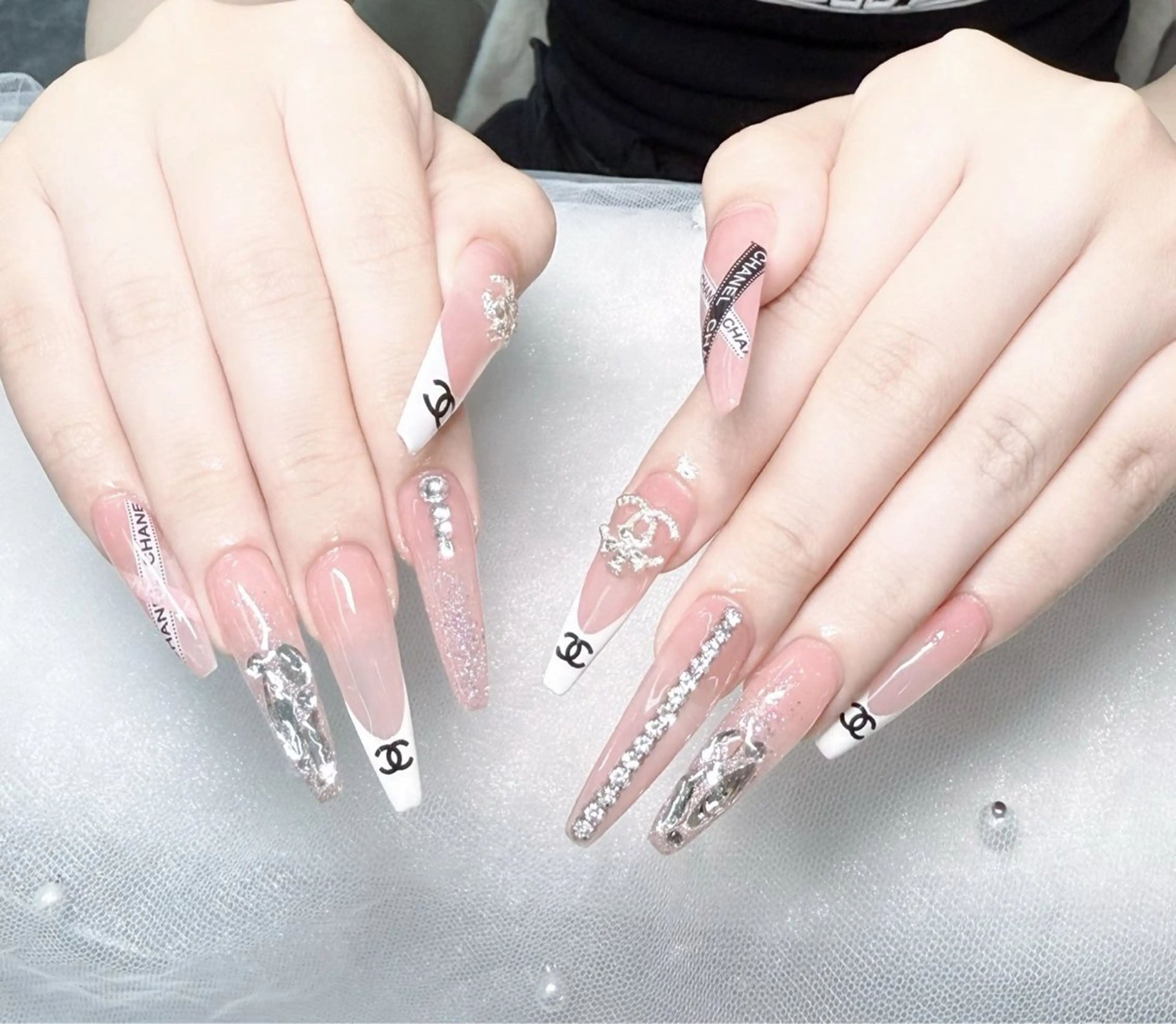 ネイル ジェルネイル グラデーション ロングネイル 持ち込み スカルプネイル MIYU nail リナのネイルデザイン