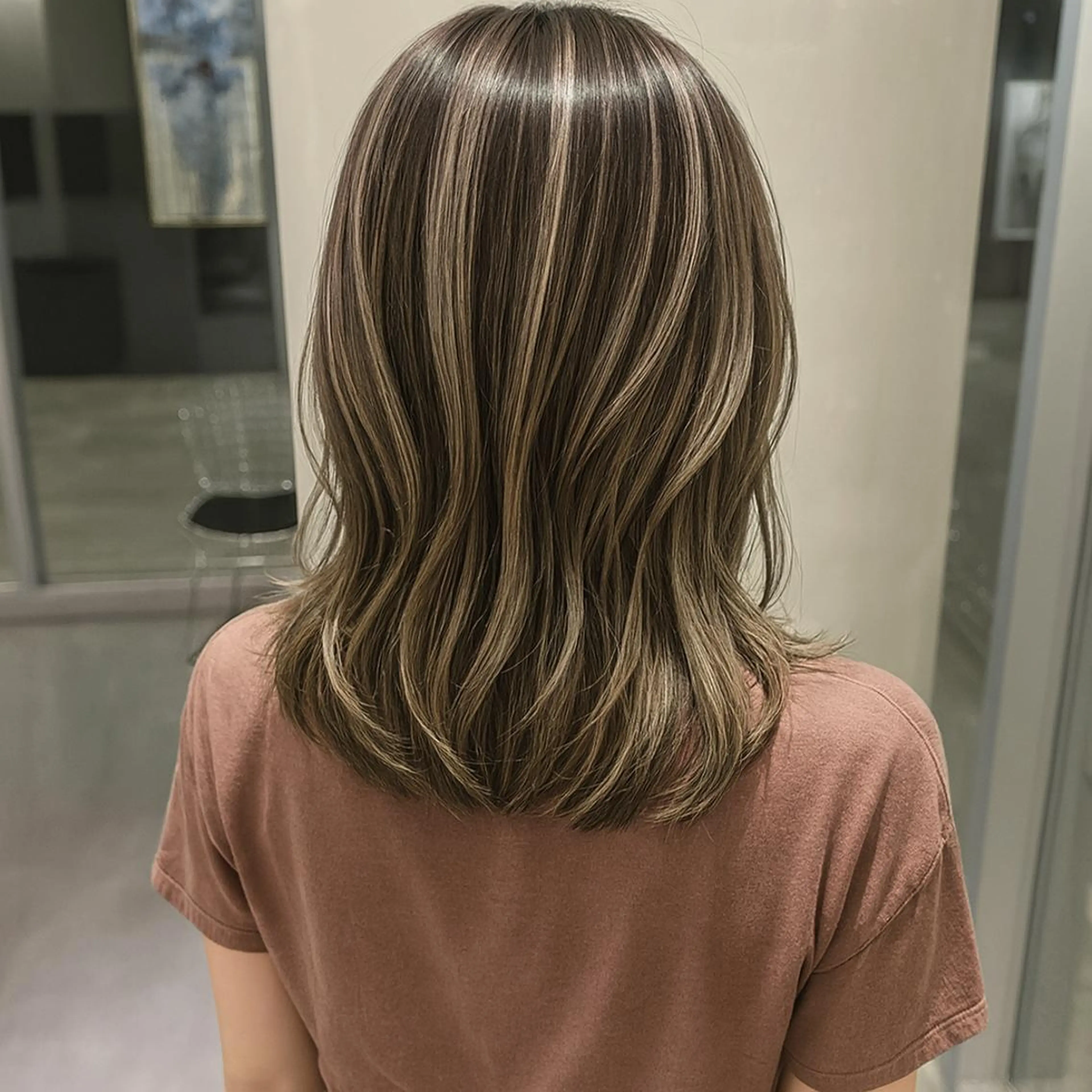 カラー ミディアム ヘアカラー 透明感×柔らかカラー ハイライト特化 彩野のヘアスタイル