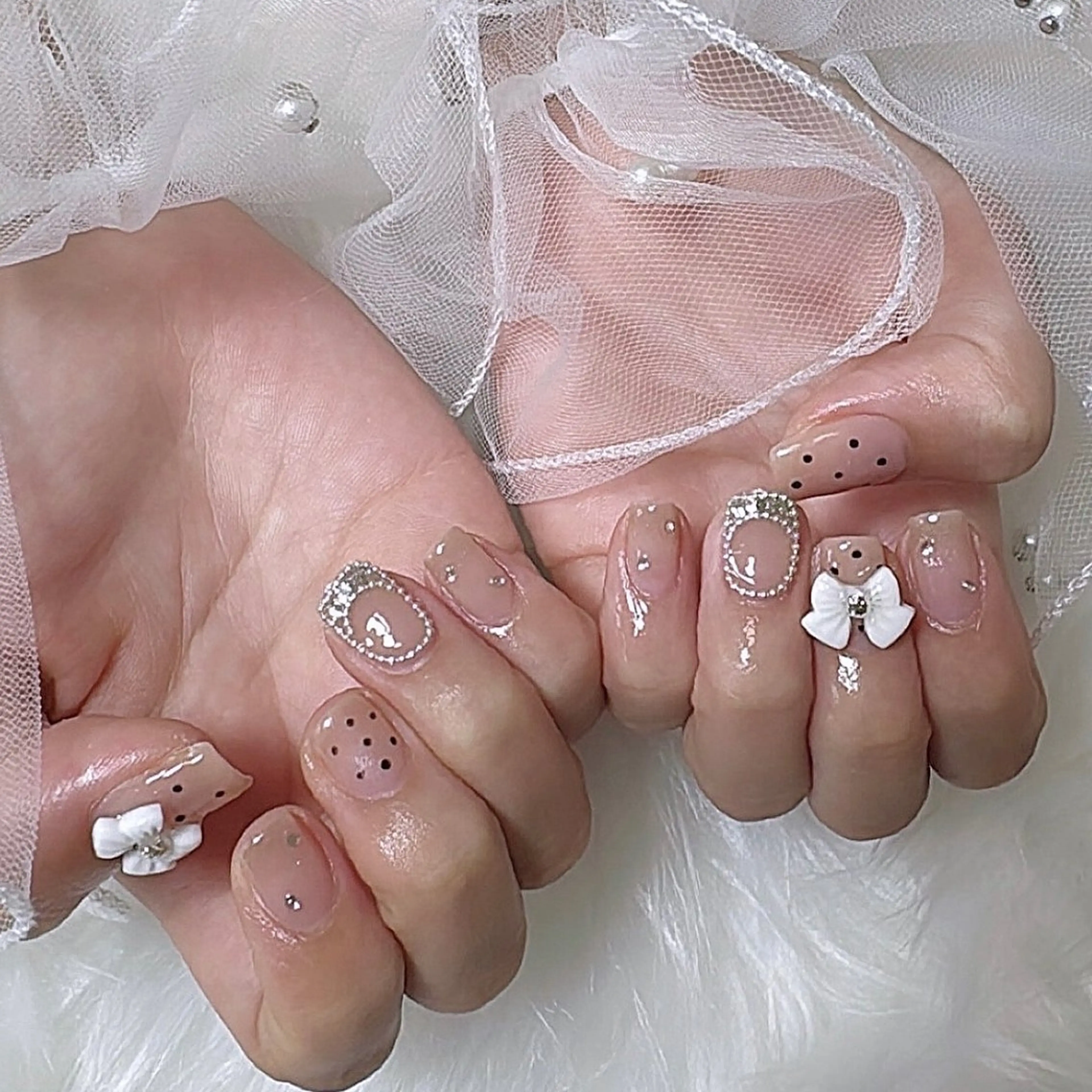 ネイル シュシュ 🎀 girly nailのネイルデザイン