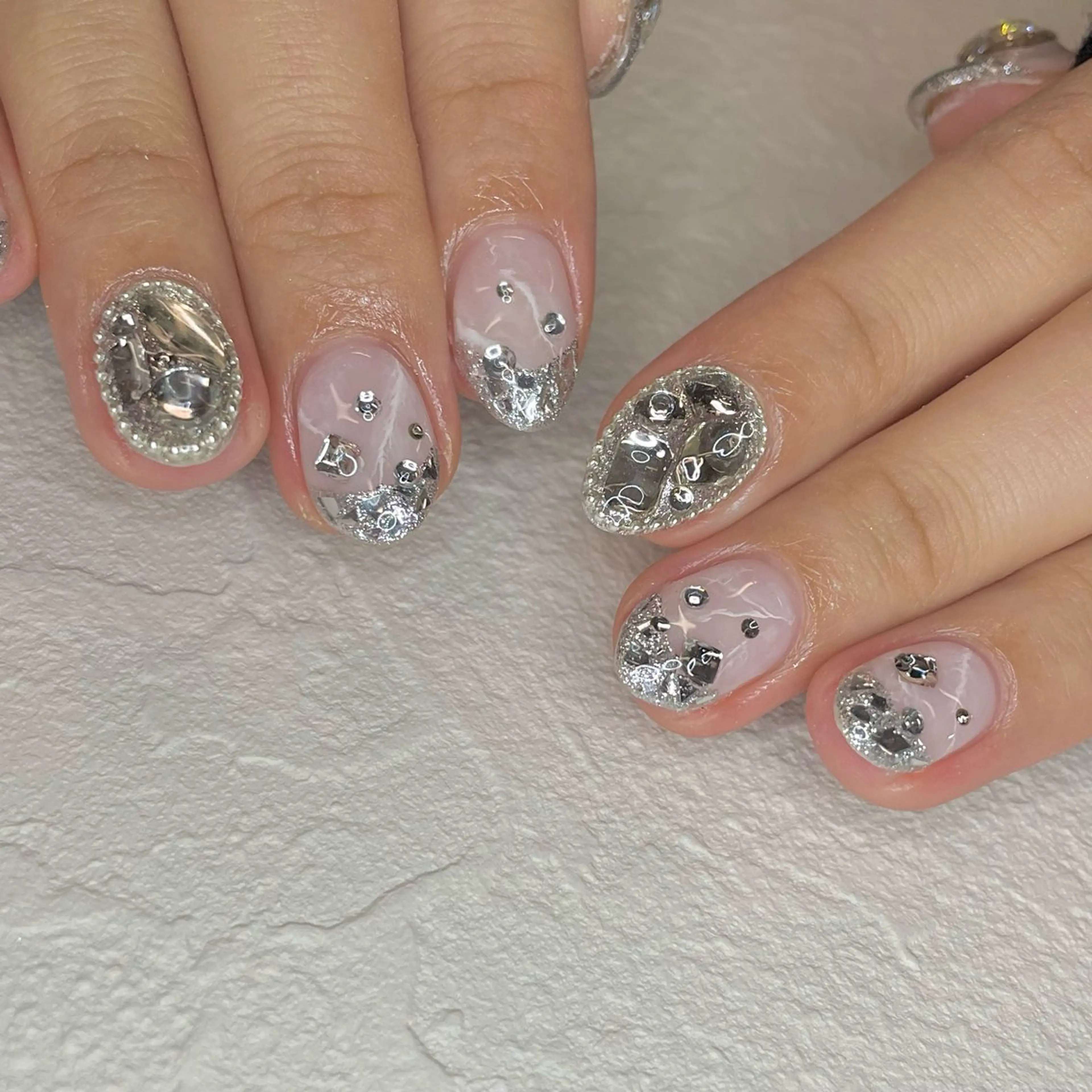 ネイル b'6 by Stir所属・b'6 SAKINAのネイルデザイン