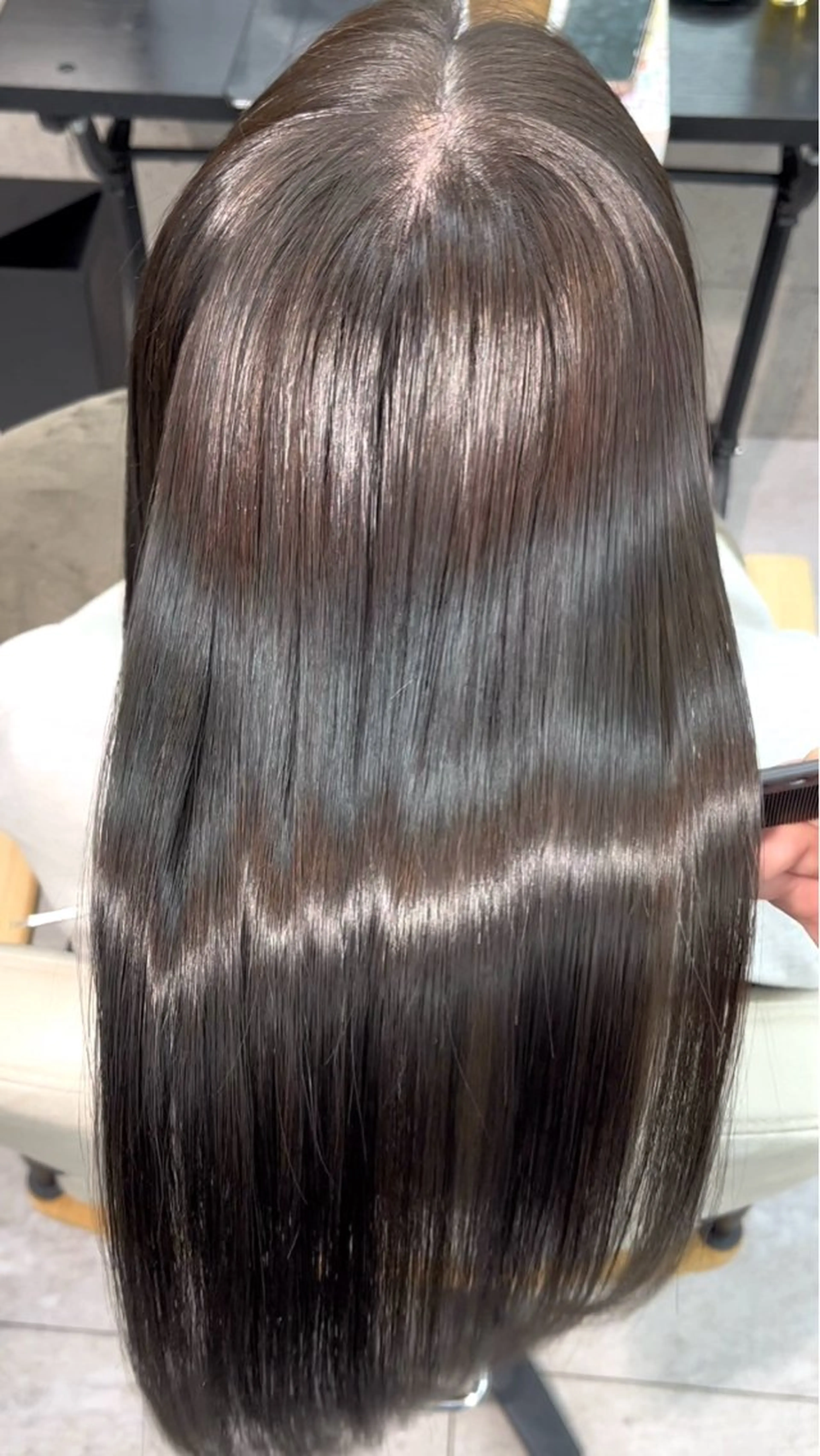 広がり・うねりを抑えたい方へ｜髪質改善シルクストレート＋補修TRの写真