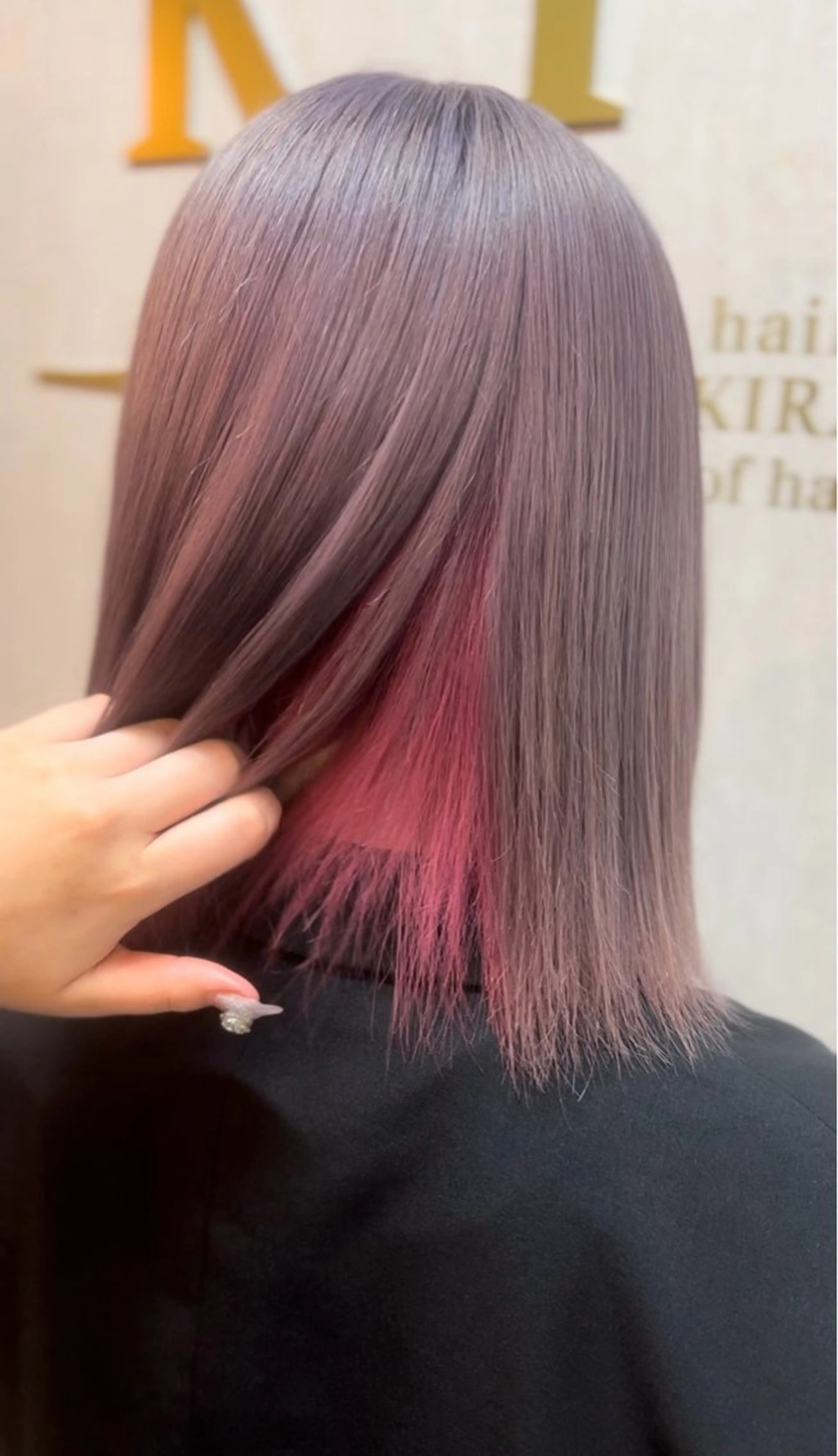 ミディアム カラー ラベンダーカラー ピンクカラー シルバー 石井 綾乃のヘアスタイル