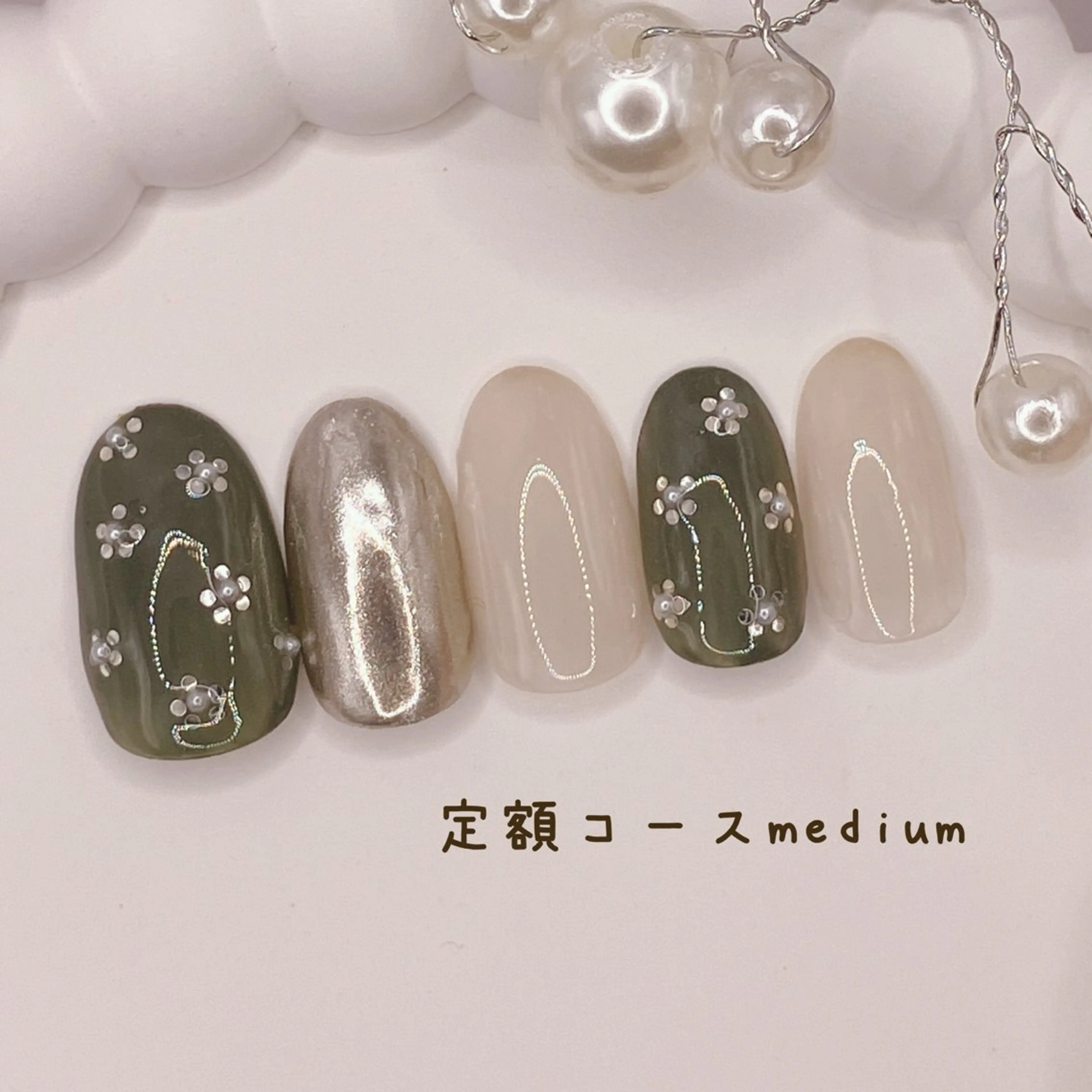 ネイル Ema salon satomiのネイルデザイン