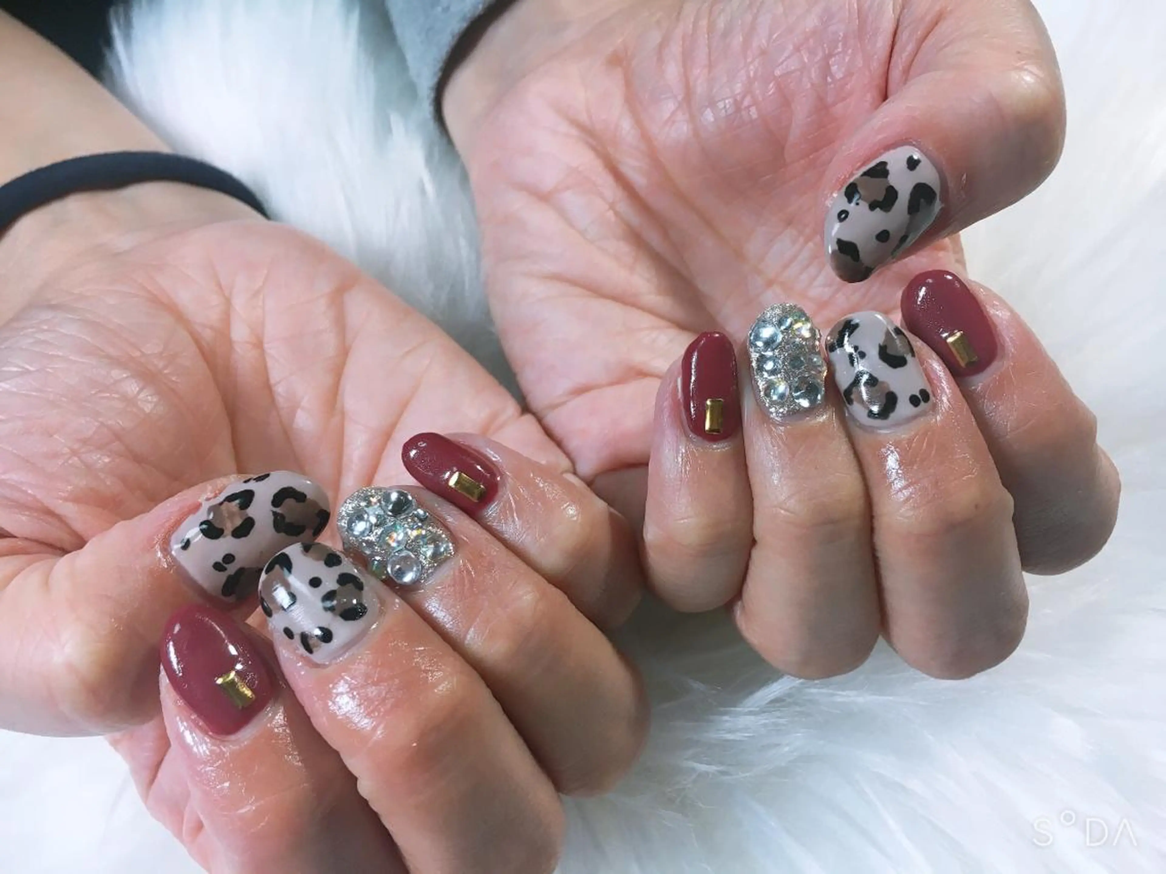 ネイル アニマル柄 ストーンネイル miwa ミワのネイルデザイン