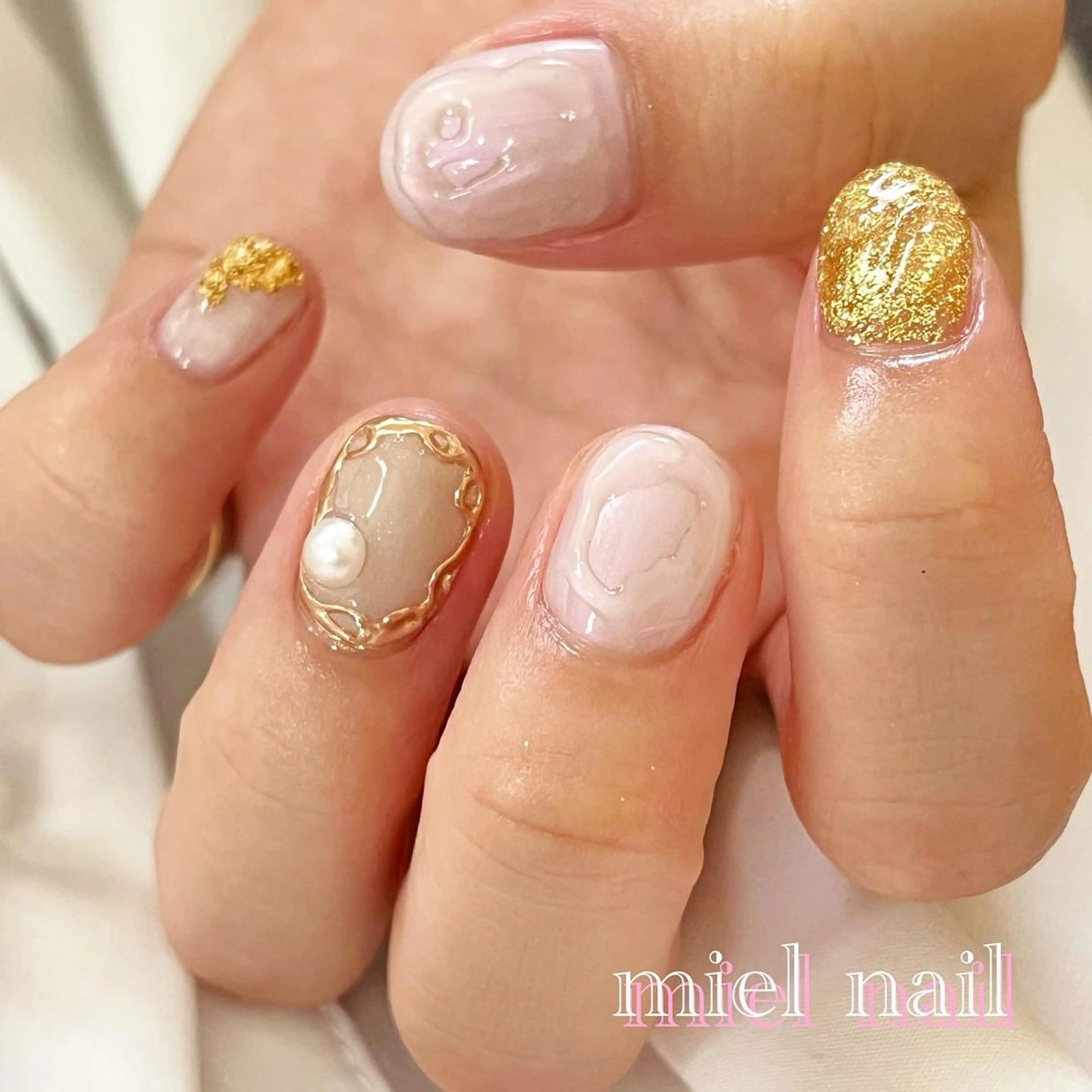 ネイル ゴールド 大理石ネイル(マーブル) ミラーネイル ニュアンスネイル ハンドネイル miel nailのネイルデザイン