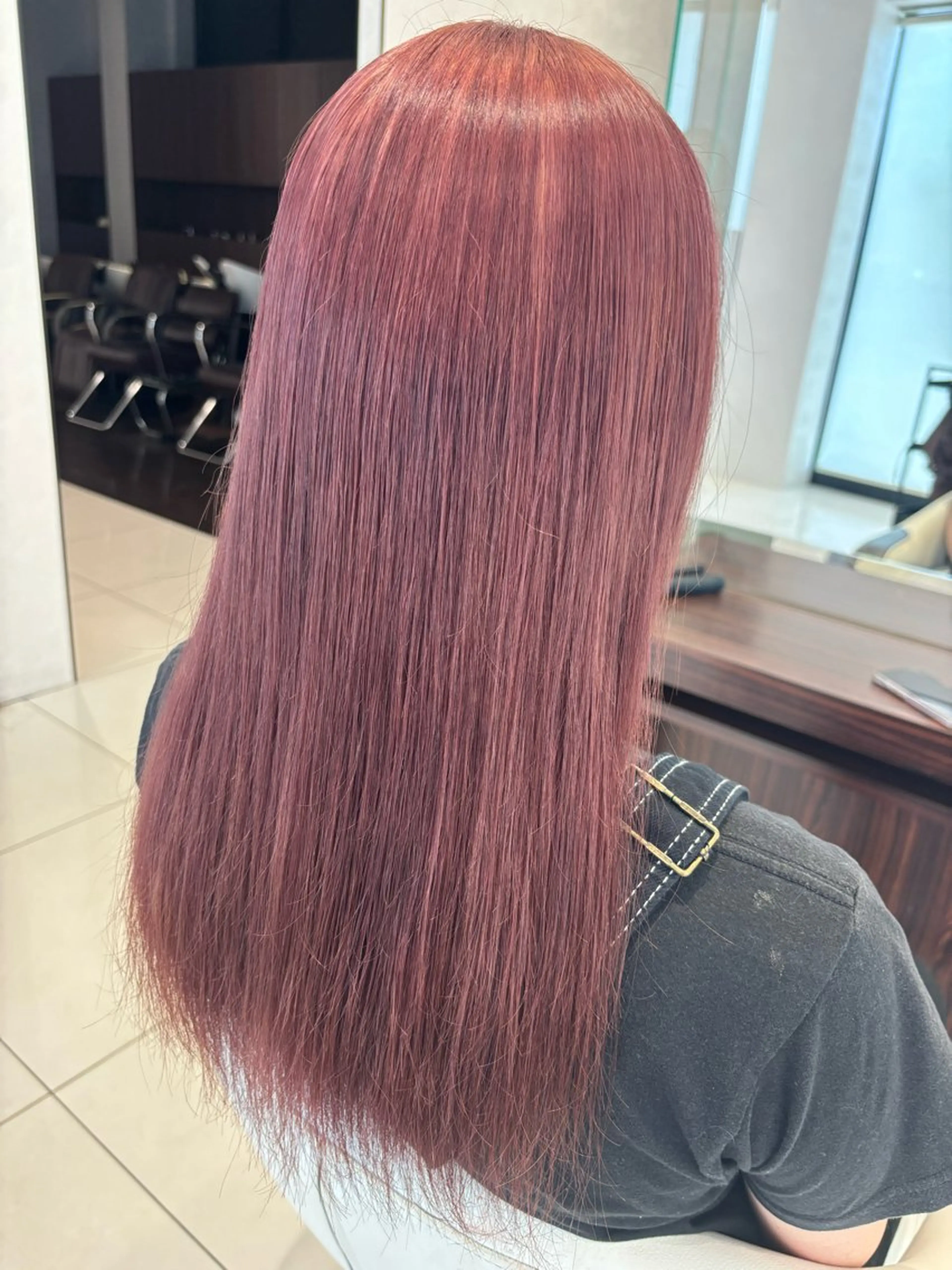 カラー 前田 藍央のヘアスタイル