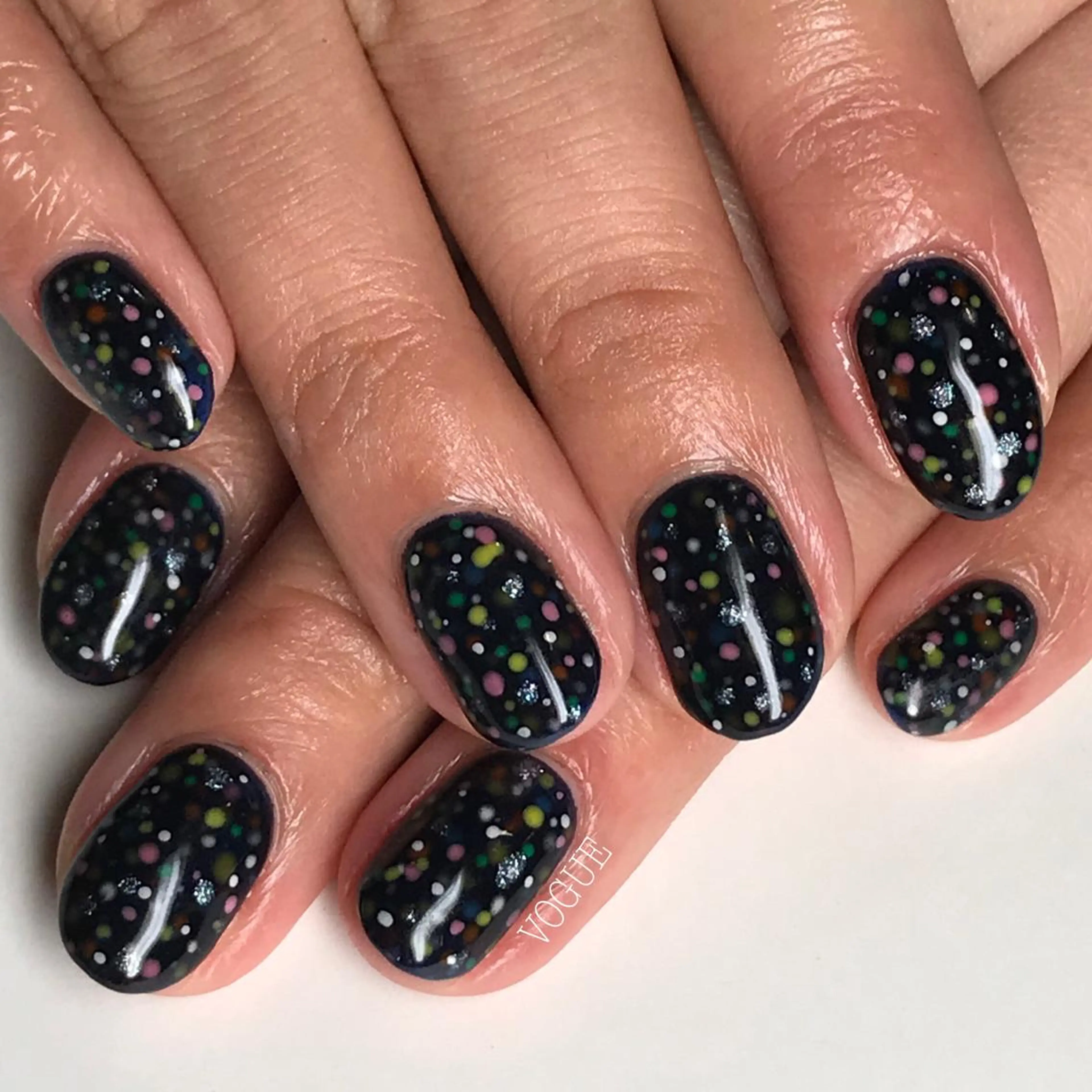 ネイル キラキラネイル ハンドネイル VOGUE ×SWANのネイルデザイン