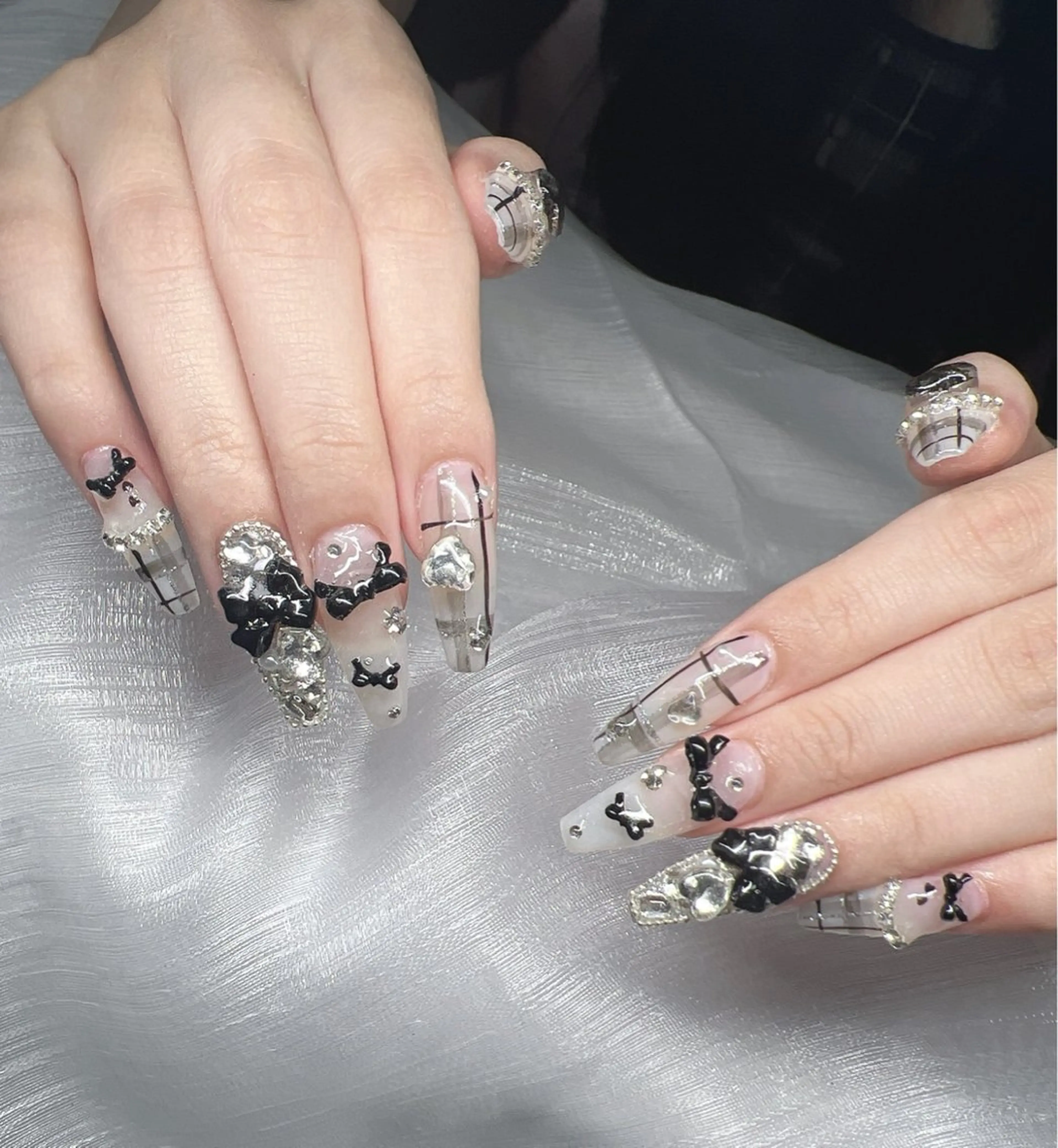 ネイル 長さ出し グラデーション 卒業式 キラキラネイル マグネットネイル ハンドネイル Lee Nailsのネイルデザイン