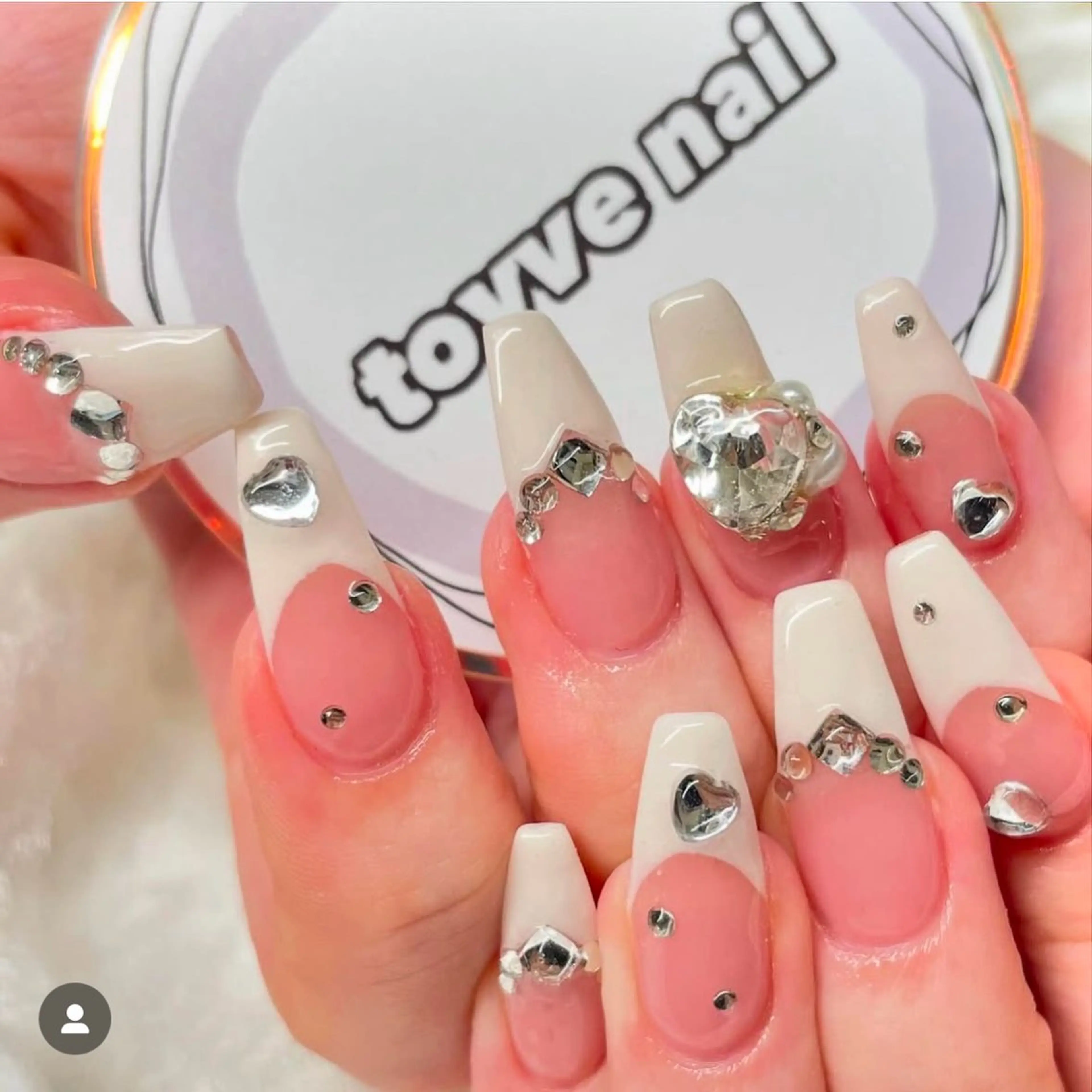 ネイル フレンチネイル ガーリー グラデーション ハート スカルプネイル toyvenail 🖤enaのネイルデザイン