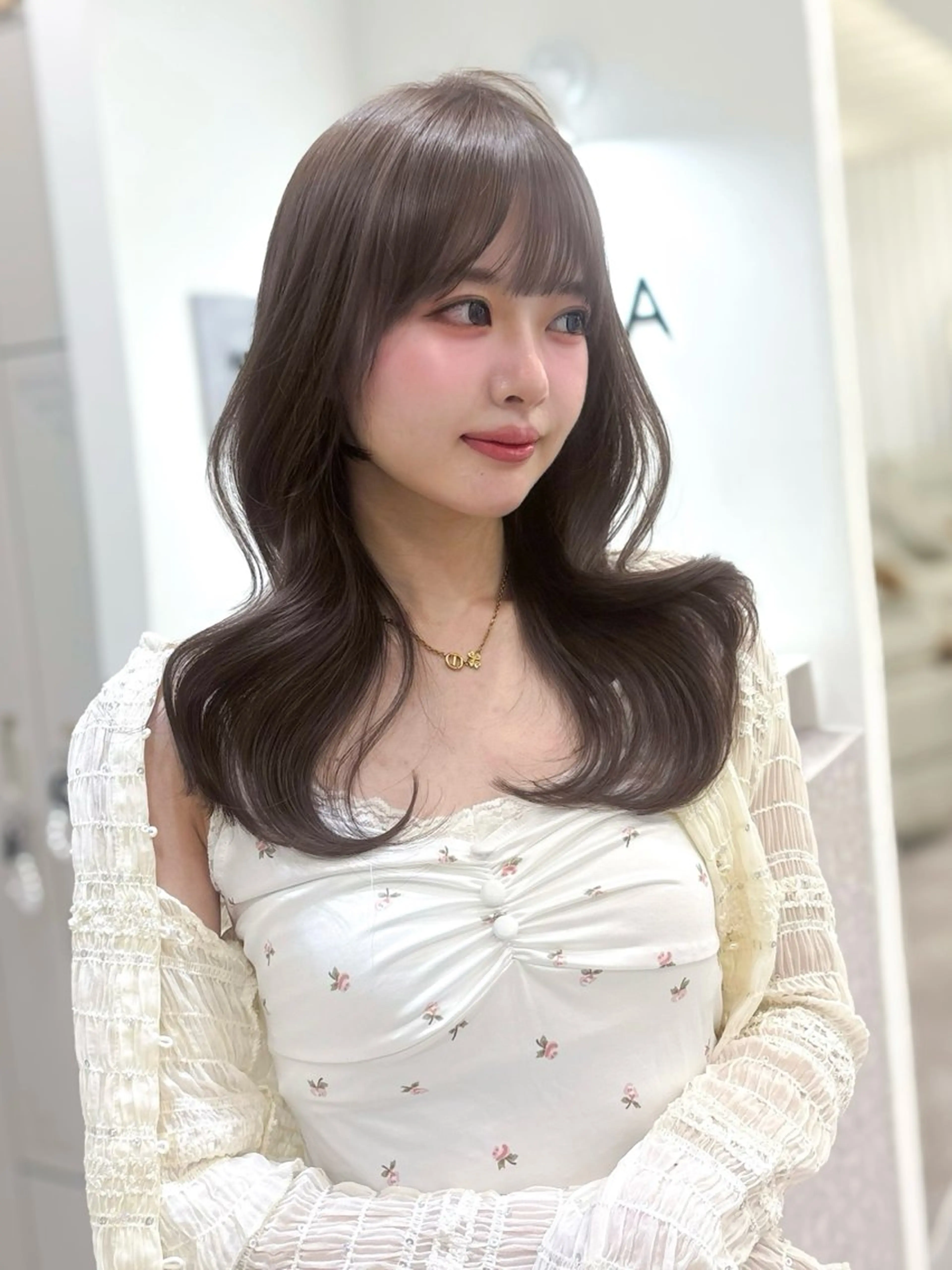 ロング カラー ベージュカラー 韓国風ヘア レイヤーカット 艶髪/モテヘア🎀 MIHOのヘアスタイル