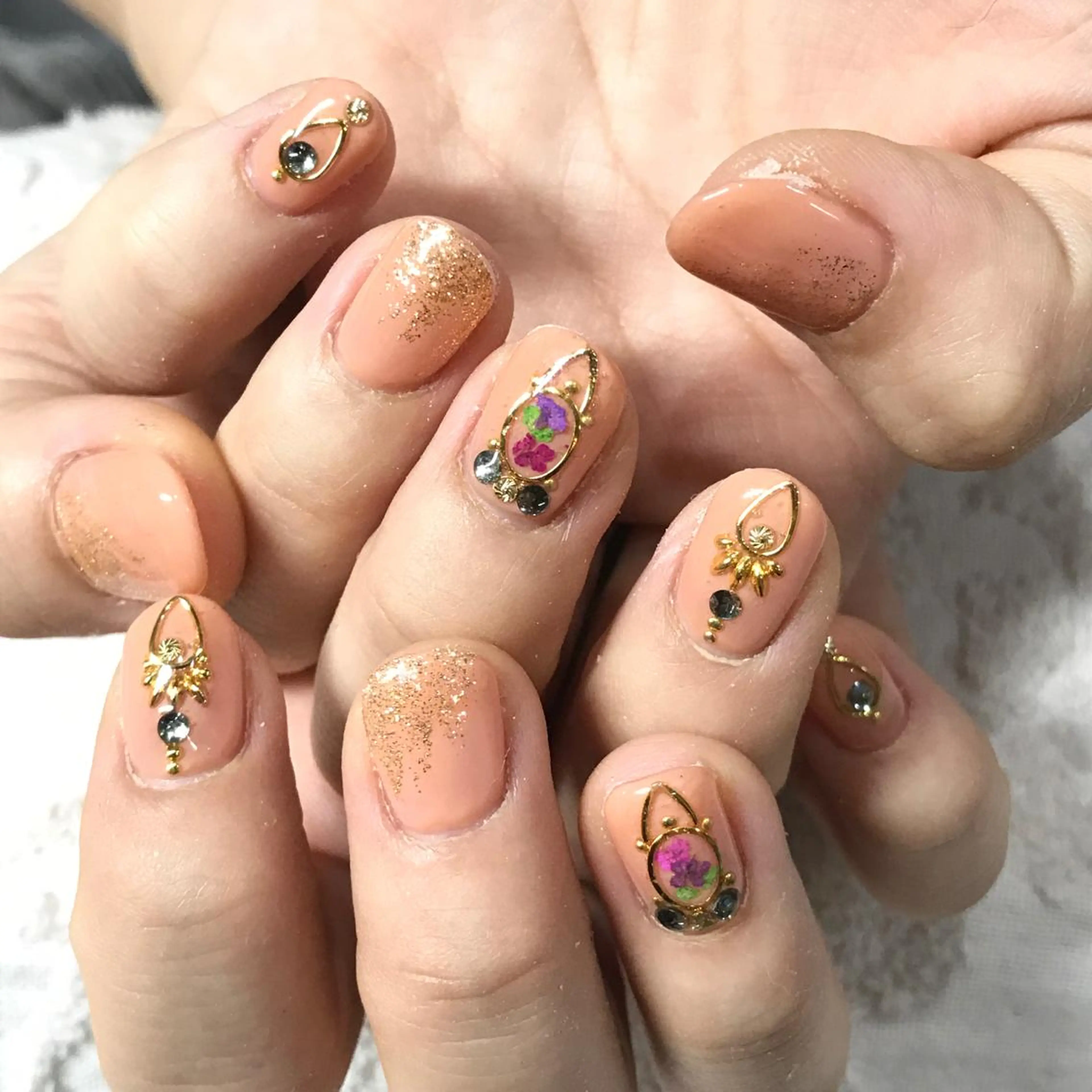 ネイル ジェルネイル 渋谷ビュレネイル Kaoruのネイルデザイン