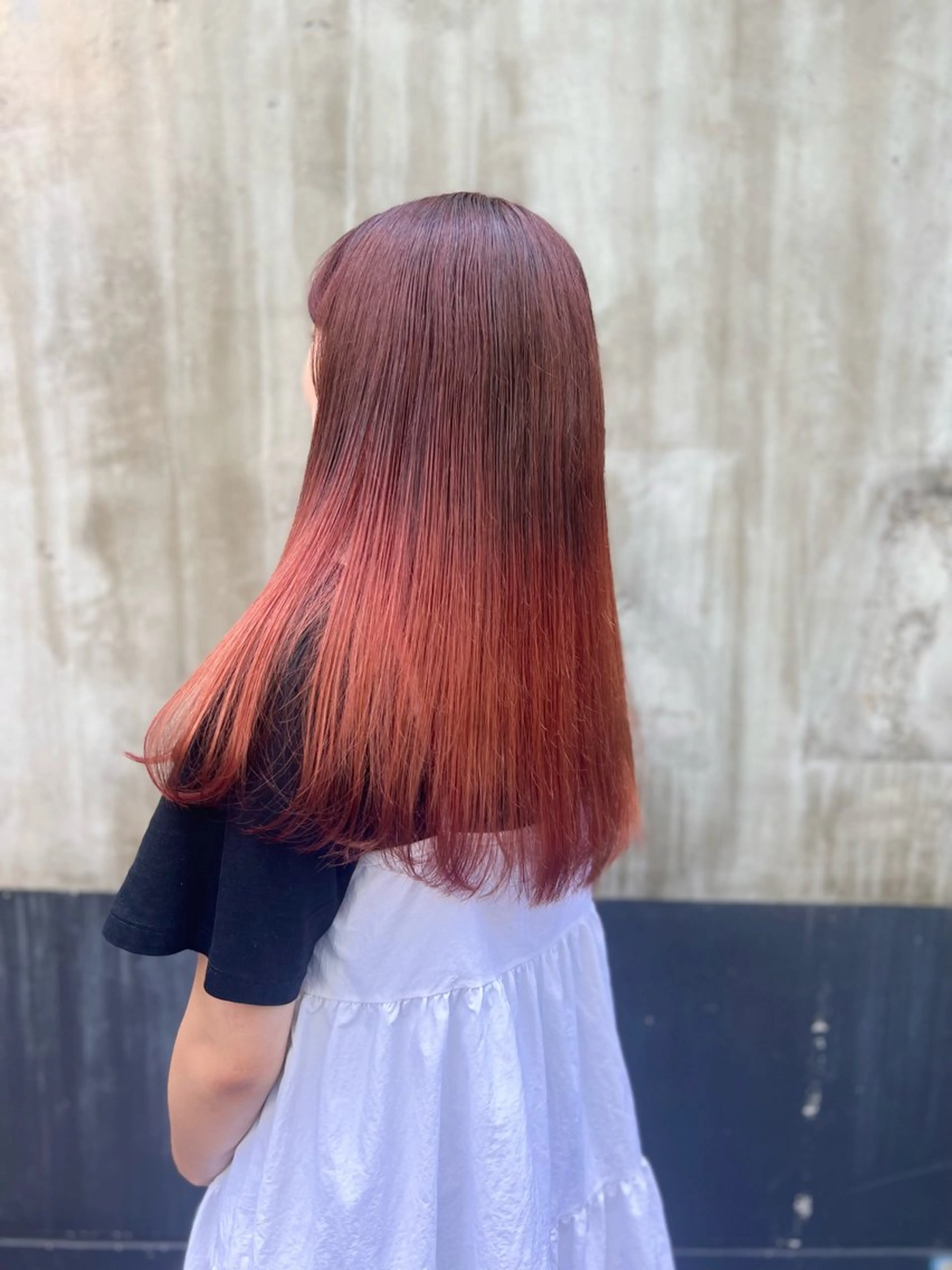 ロング カラー グラデーションカラー オレンジ オレンジピンク ピンクカラー 🍇おぐら めぐみ🍇のヘアスタイル