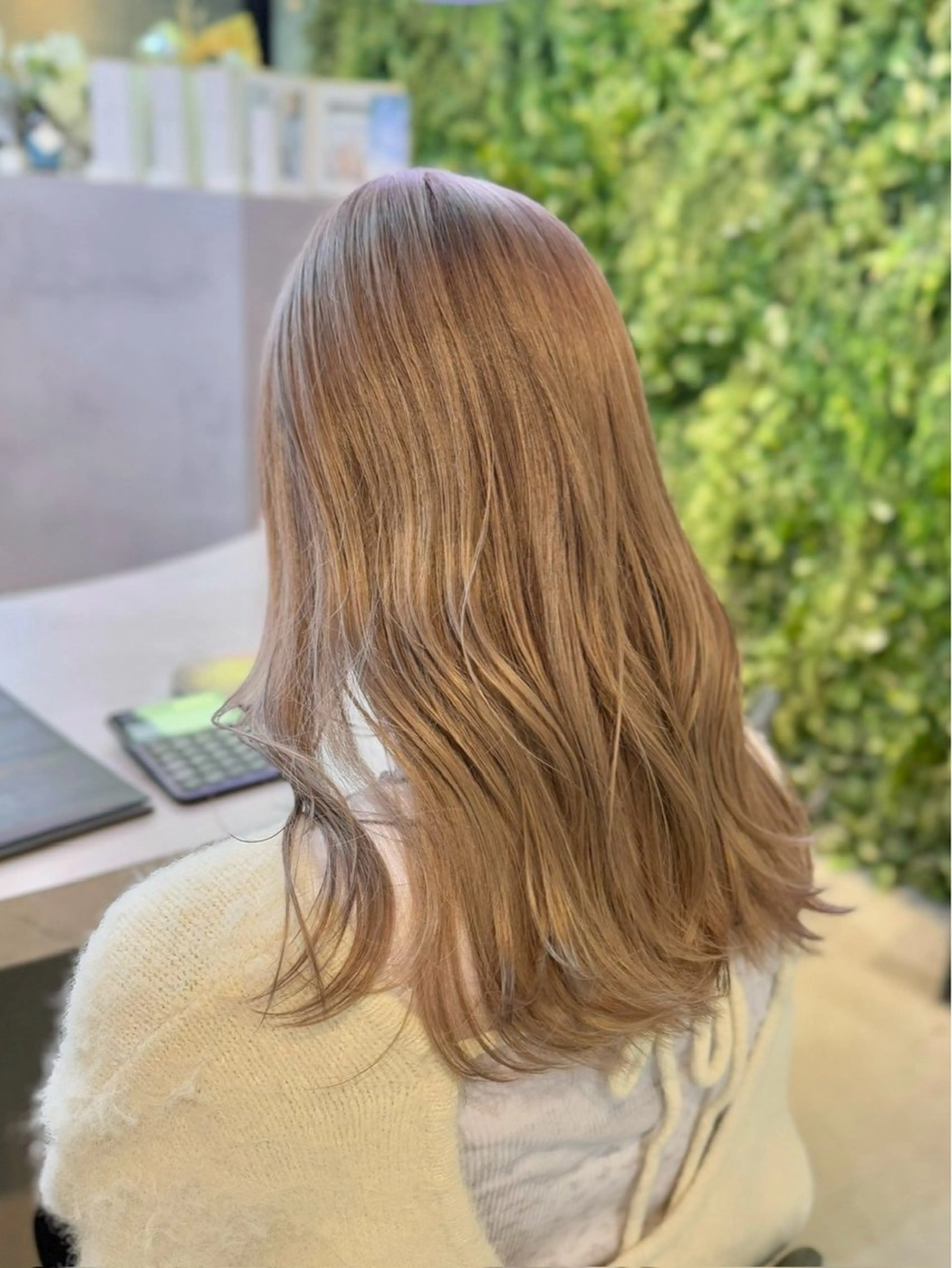 【minimo特別価格🤍】ケアブリーチ使用❣️Wカラー➕似合わせカット➕保湿TR(ブリーチなしWカラーも◎)の写真