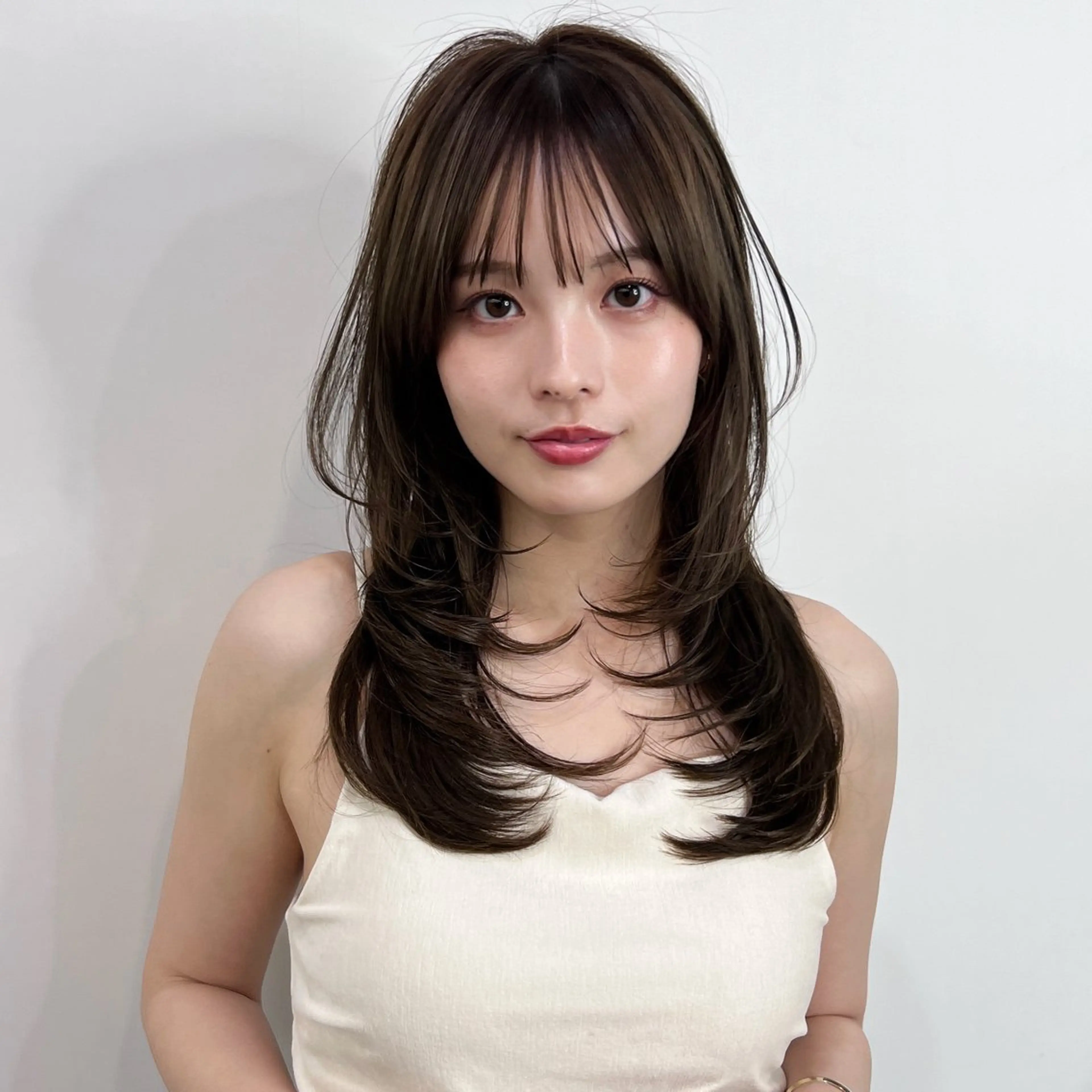 セミロング カラー レイヤーカット カット ヘアカラー トリートメント 武田涼レイヤーカット 髪質改善×縮毛矯正のヘアスタイル