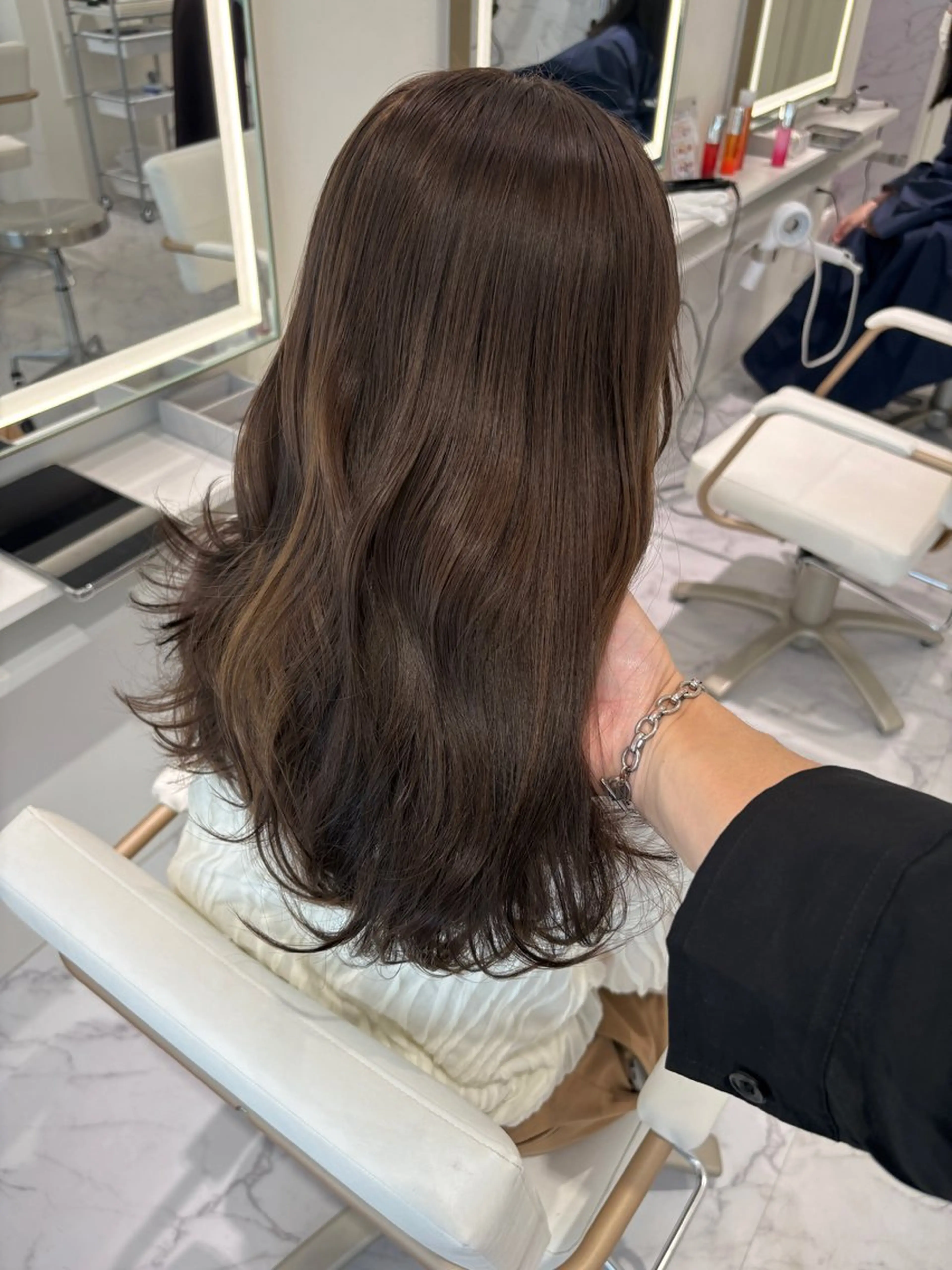 ロング カラー グレージュ ミルクティーグレージュ ヘアカラー ParveMix┊ 太田 千尋🥨のヘアスタイル