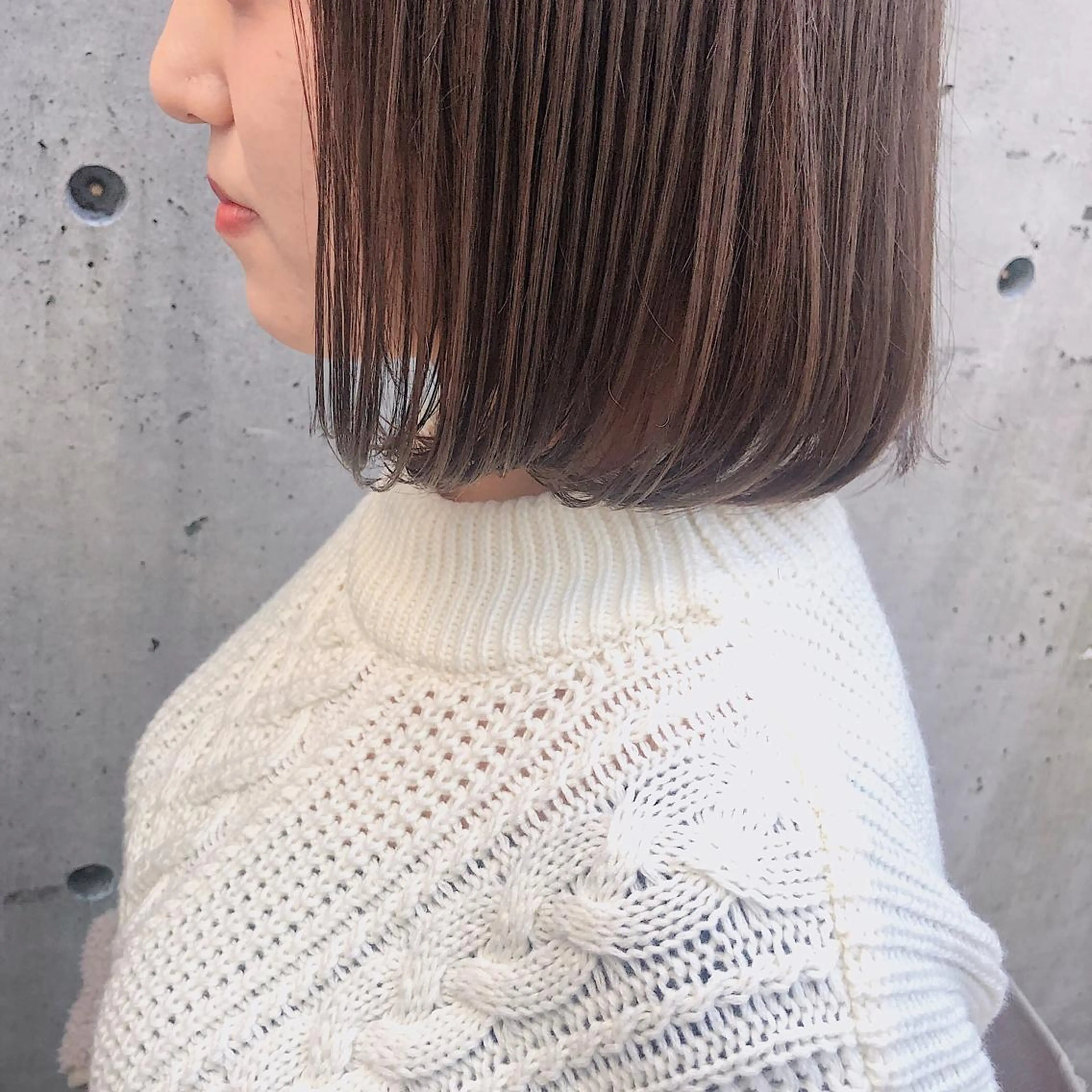 ミディアム カラー ボブ 横山 莉奈のヘアスタイル