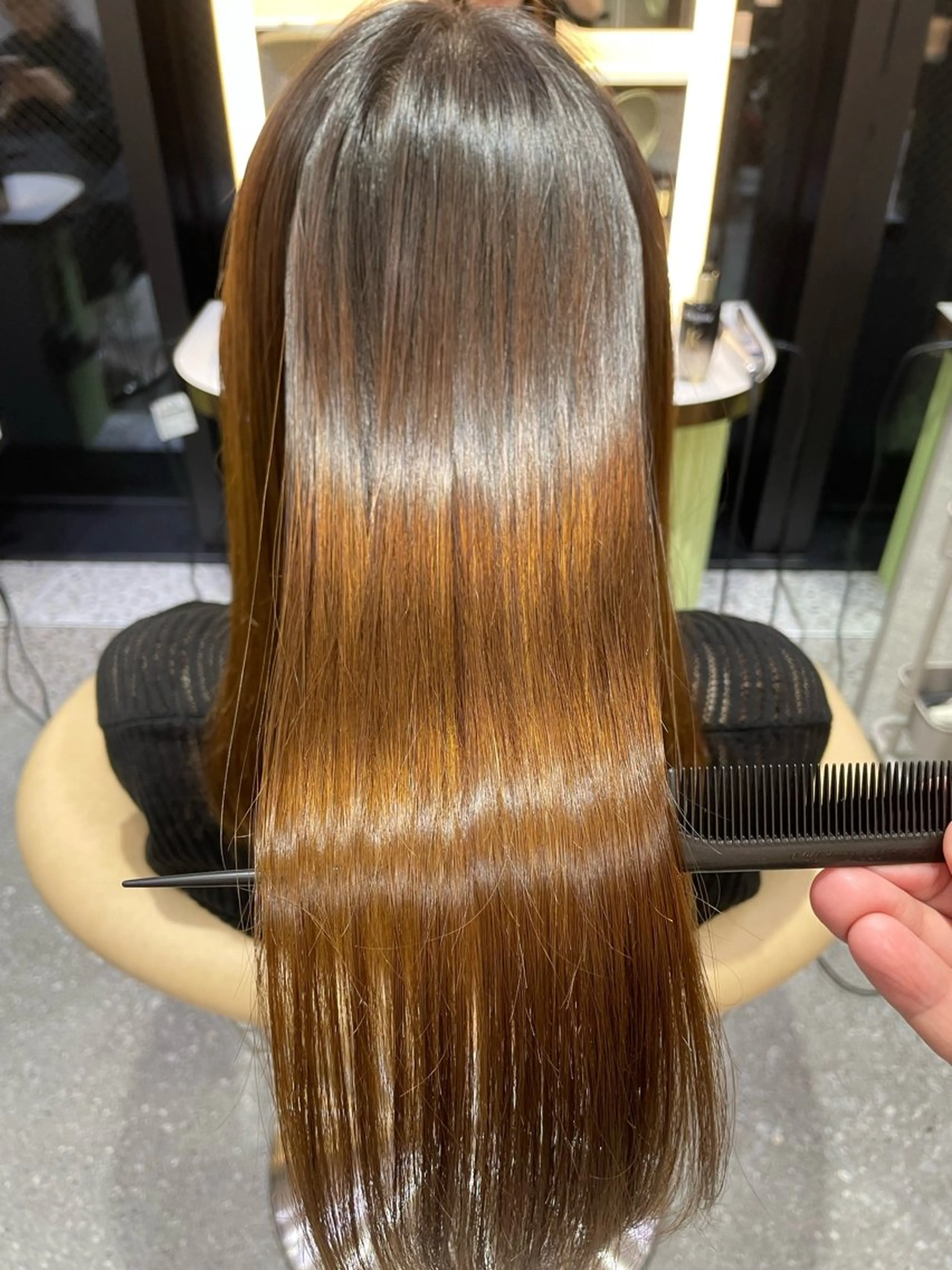 セミロング カット 縮毛矯正 トリートメント 山本翔一郎 韓国顔周りレイヤーのヘアスタイル