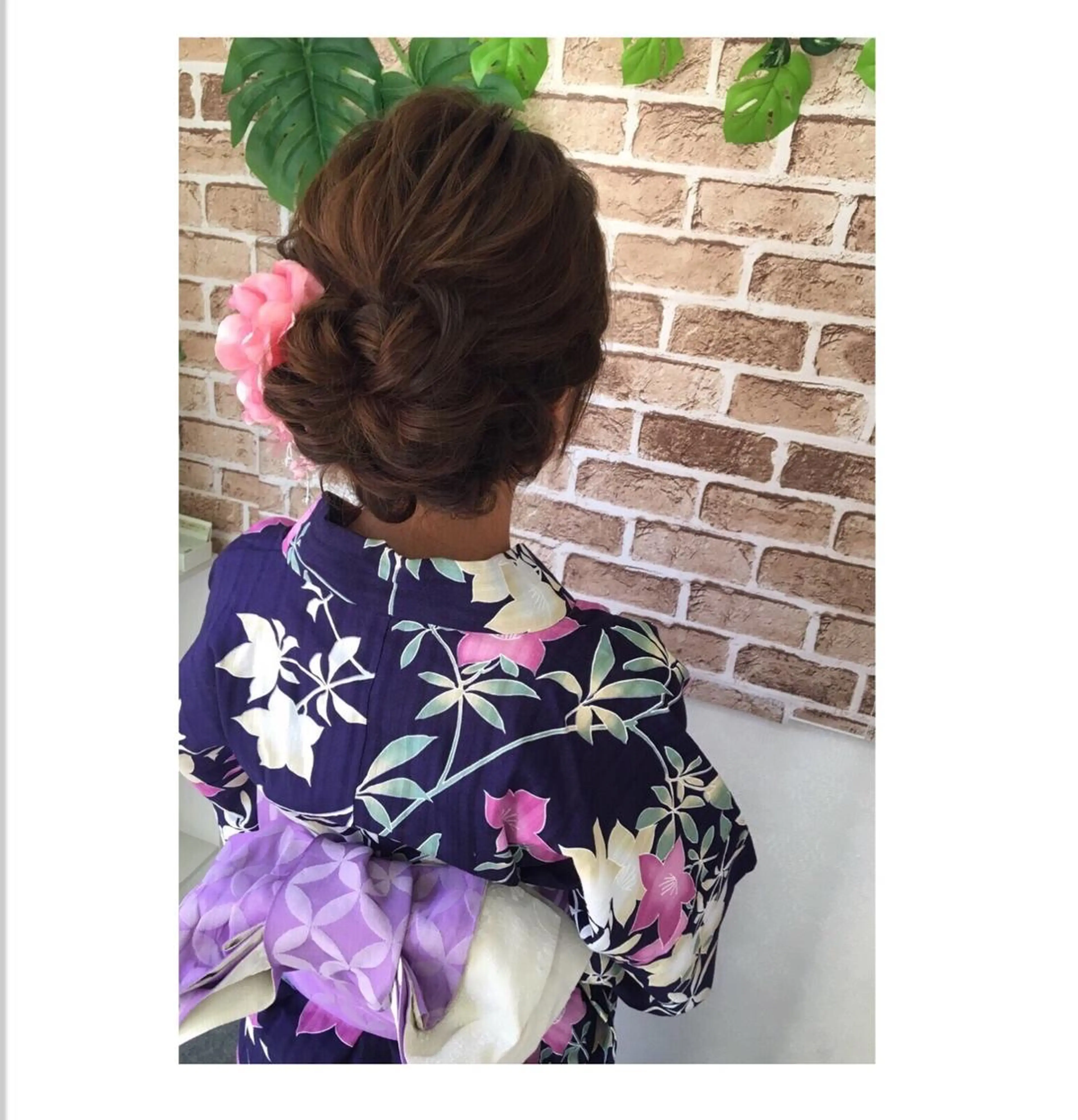 セミロング ヘアアレンジ 毛穴改善/脱毛 ネイル　川上久仁子のエステ・リラクイメージ