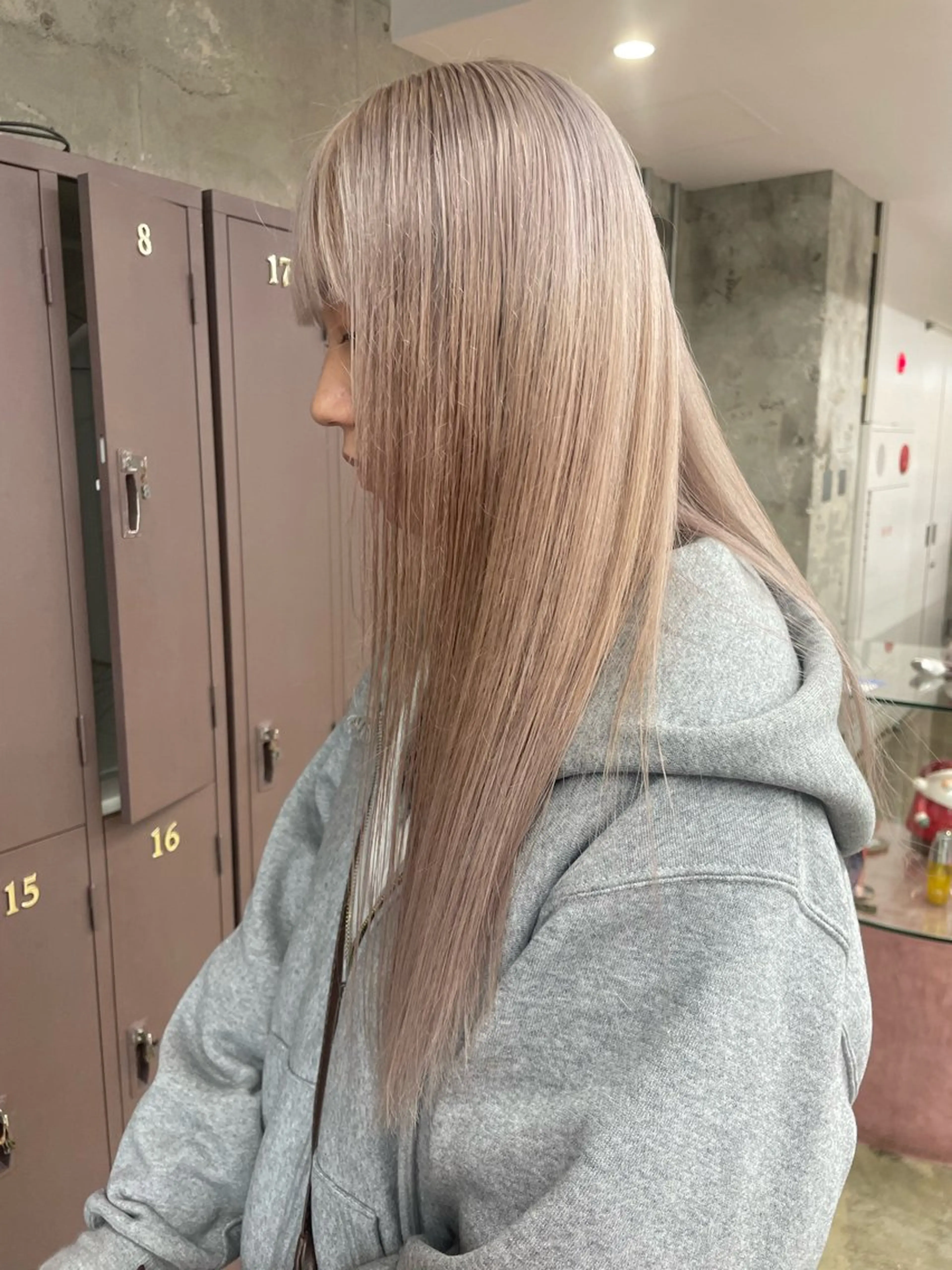 ロング カット ヘアカラー トリートメント 鈴木瑛里／ブロンド ベージュ／男女のヘアスタイル