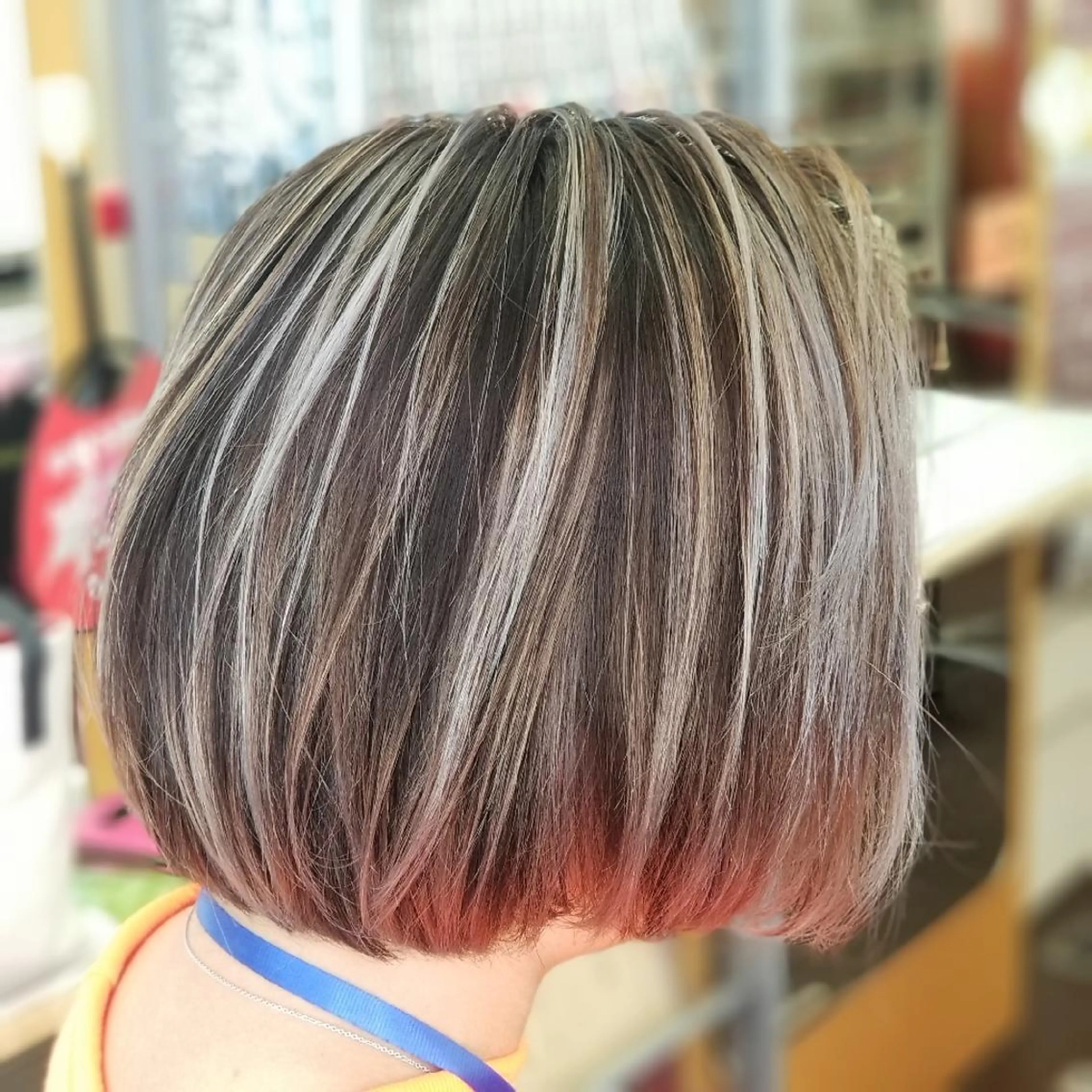 ショート カラー バレイヤージュ ブリーチ ハイライトカラー ハイライト レイヤーカット ヘアカラー エクステ 植田 /エクステ /ブリーチ/髪質改善のヘアスタイル