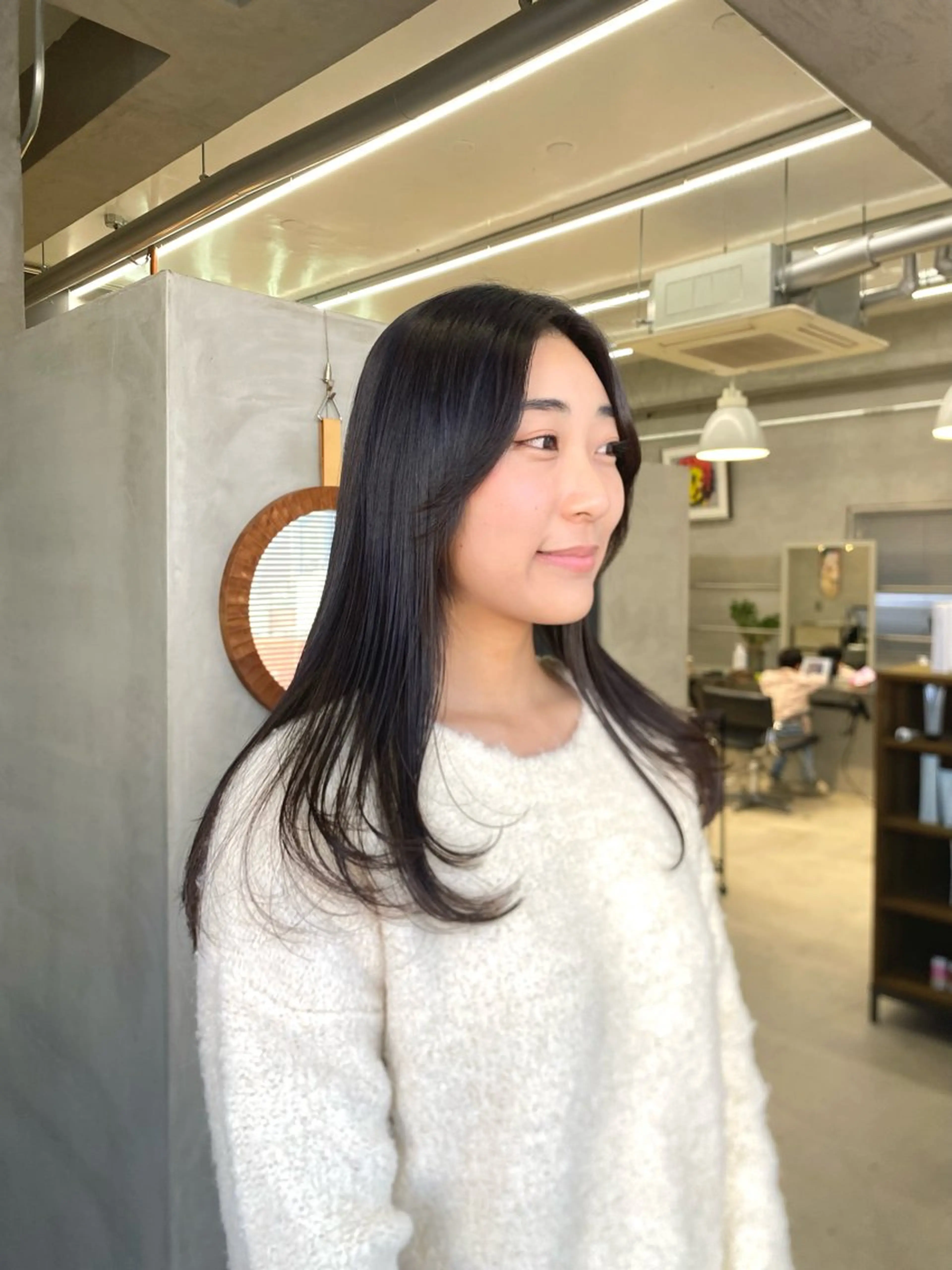 ロング レイヤーカット 谷口 瑠愛のヘアスタイル