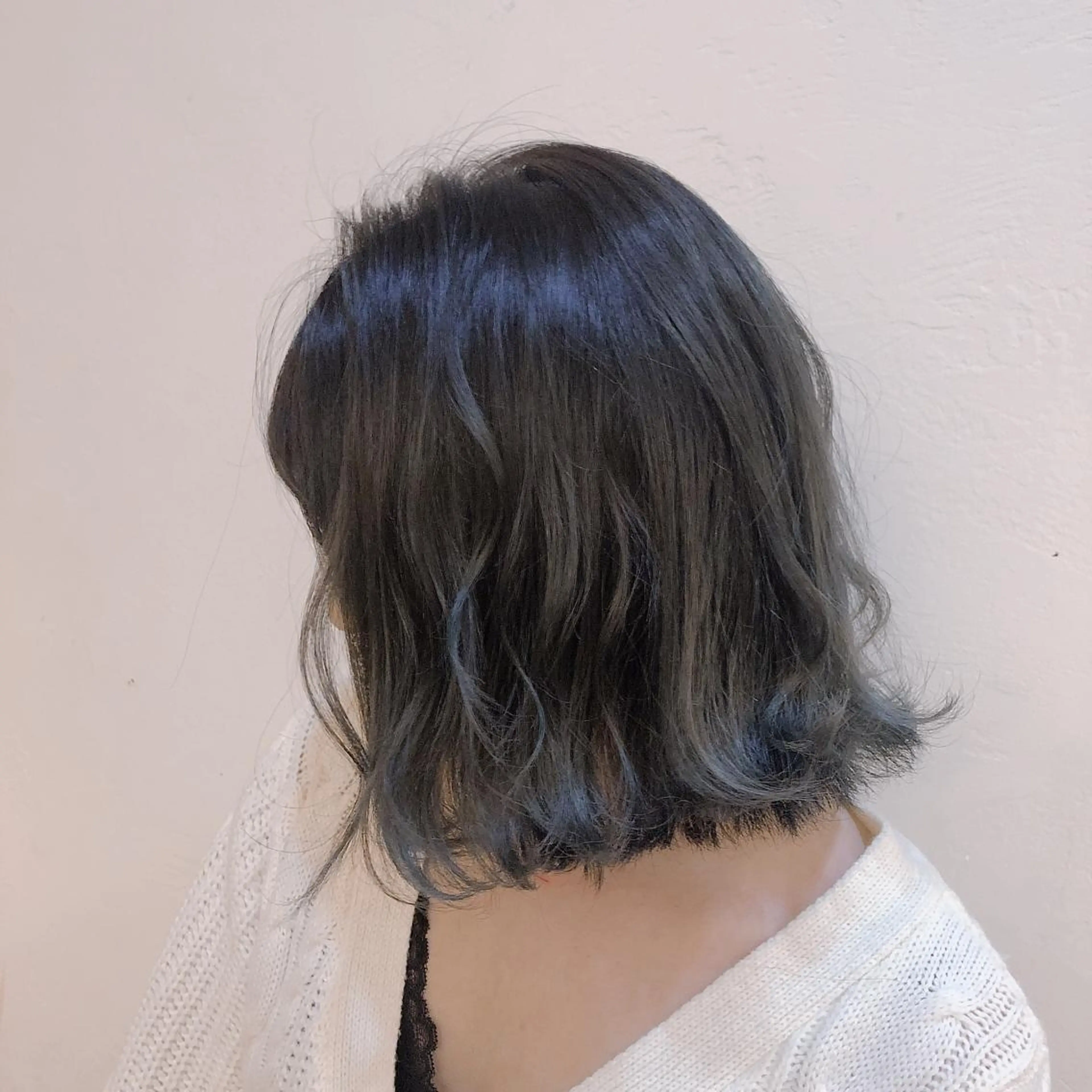 ミディアム カラー 髙井 麻帆のヘアスタイル