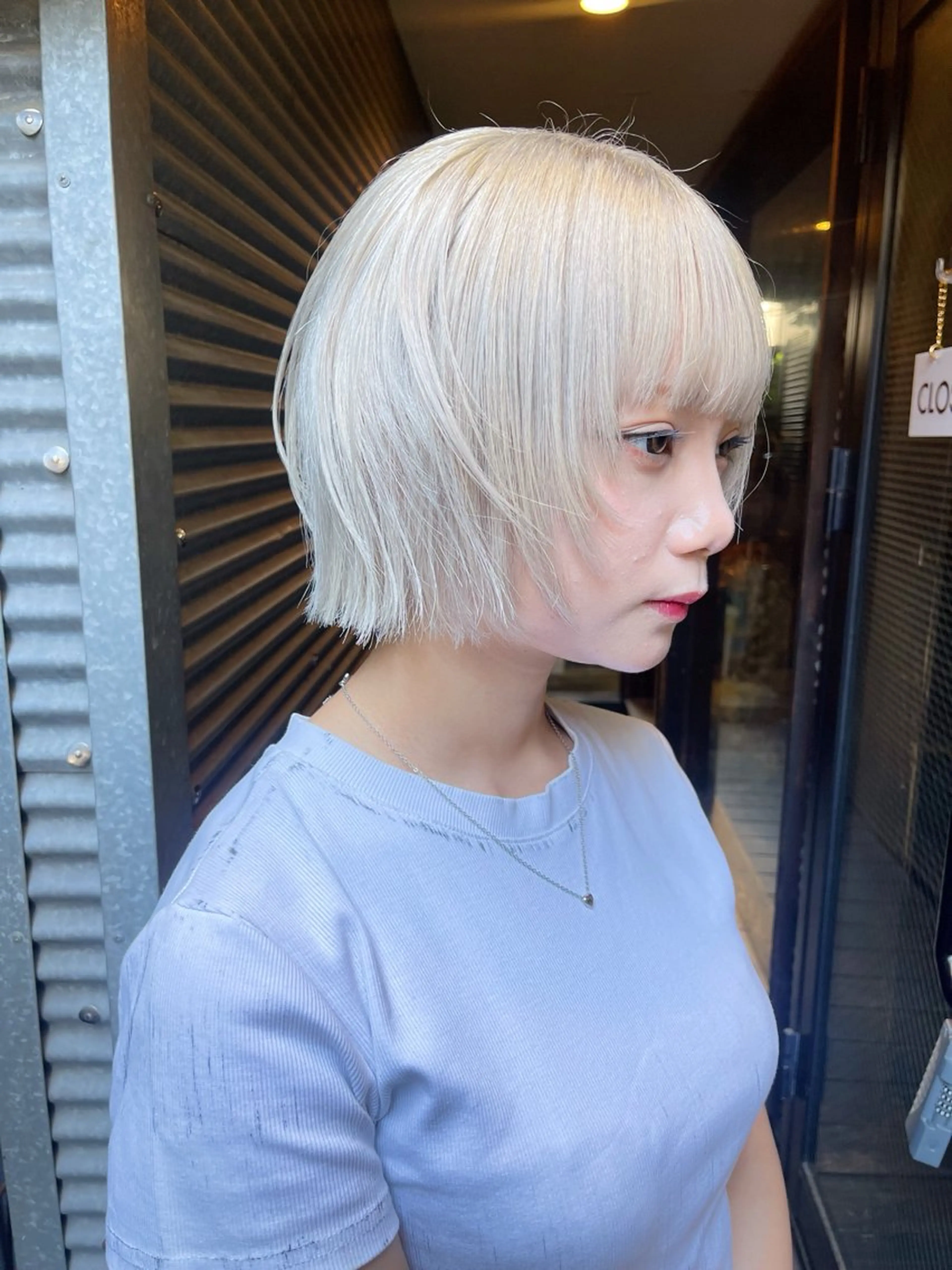 ミディアム カラー ボブ 顔まわりレイヤー レイヤーカット ヘアカラー トリートメント AiM 大名　似合わせカットのヘアスタイル