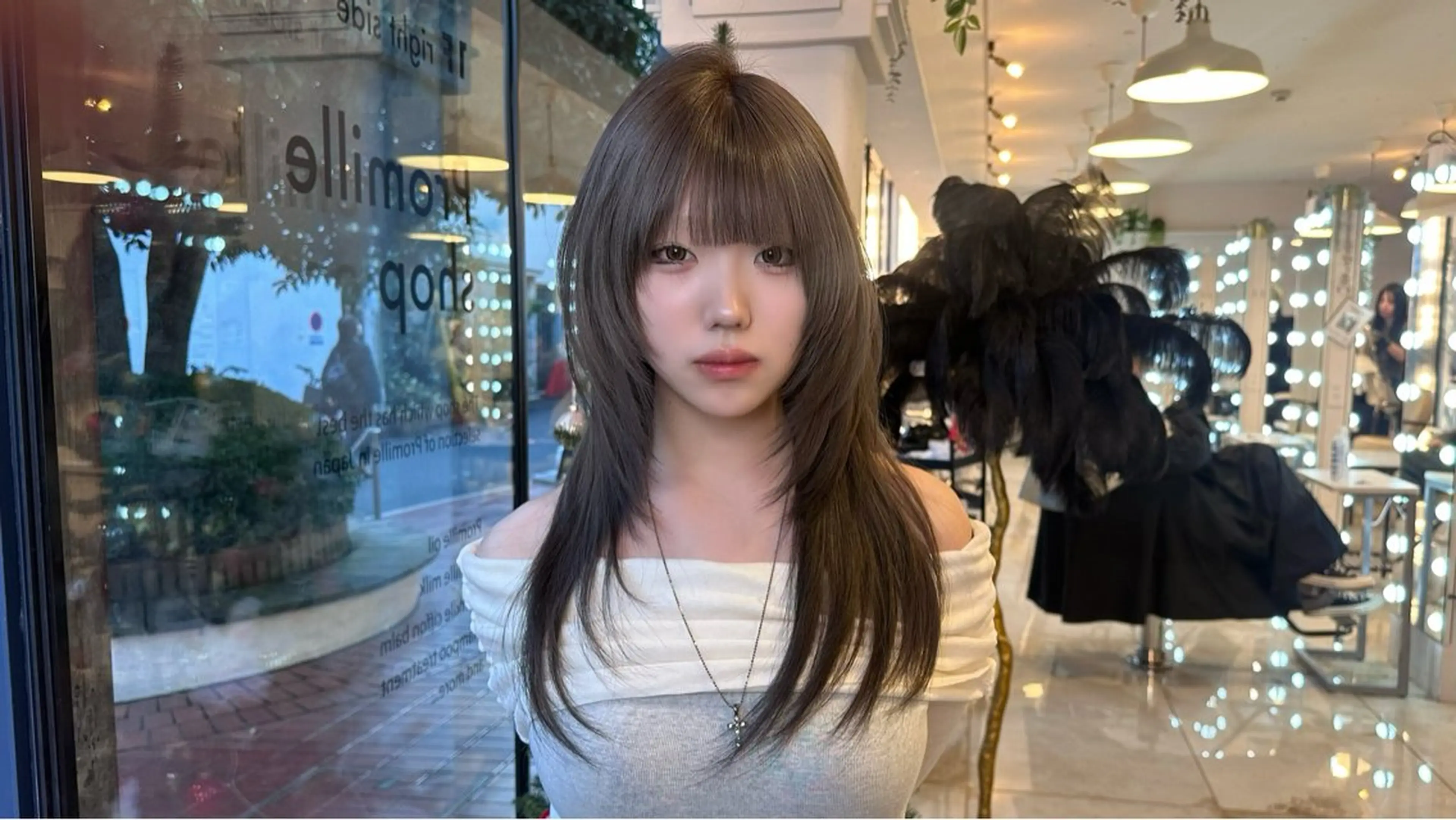 カラー RiA/髪質改善/ レイヤーカットのヘアスタイル