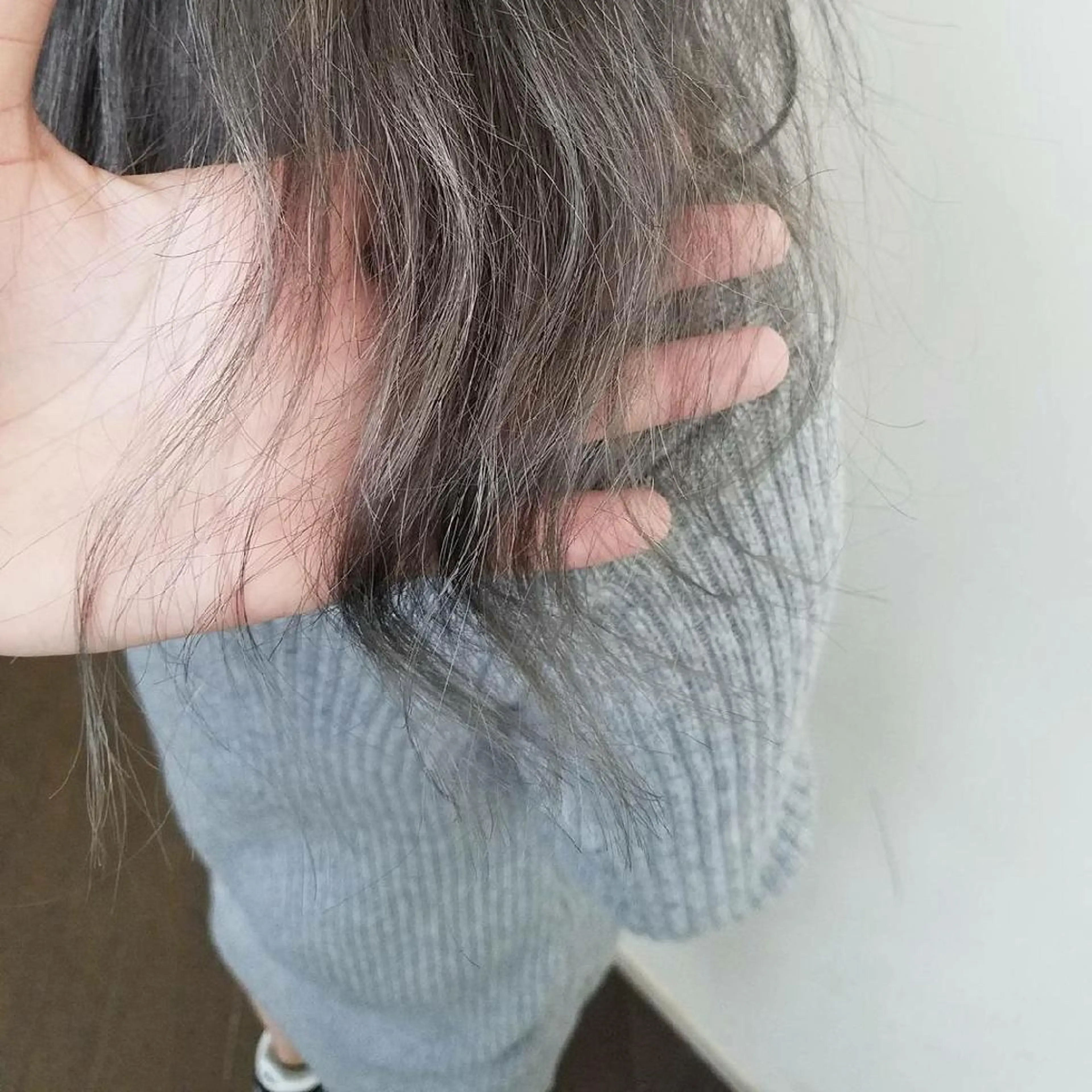 カラー アッシュ シルバー シルバーアッシュ 外国人風カラー iplus まつげ、眉毛、耳つぼのマツエク・マツパデザイン