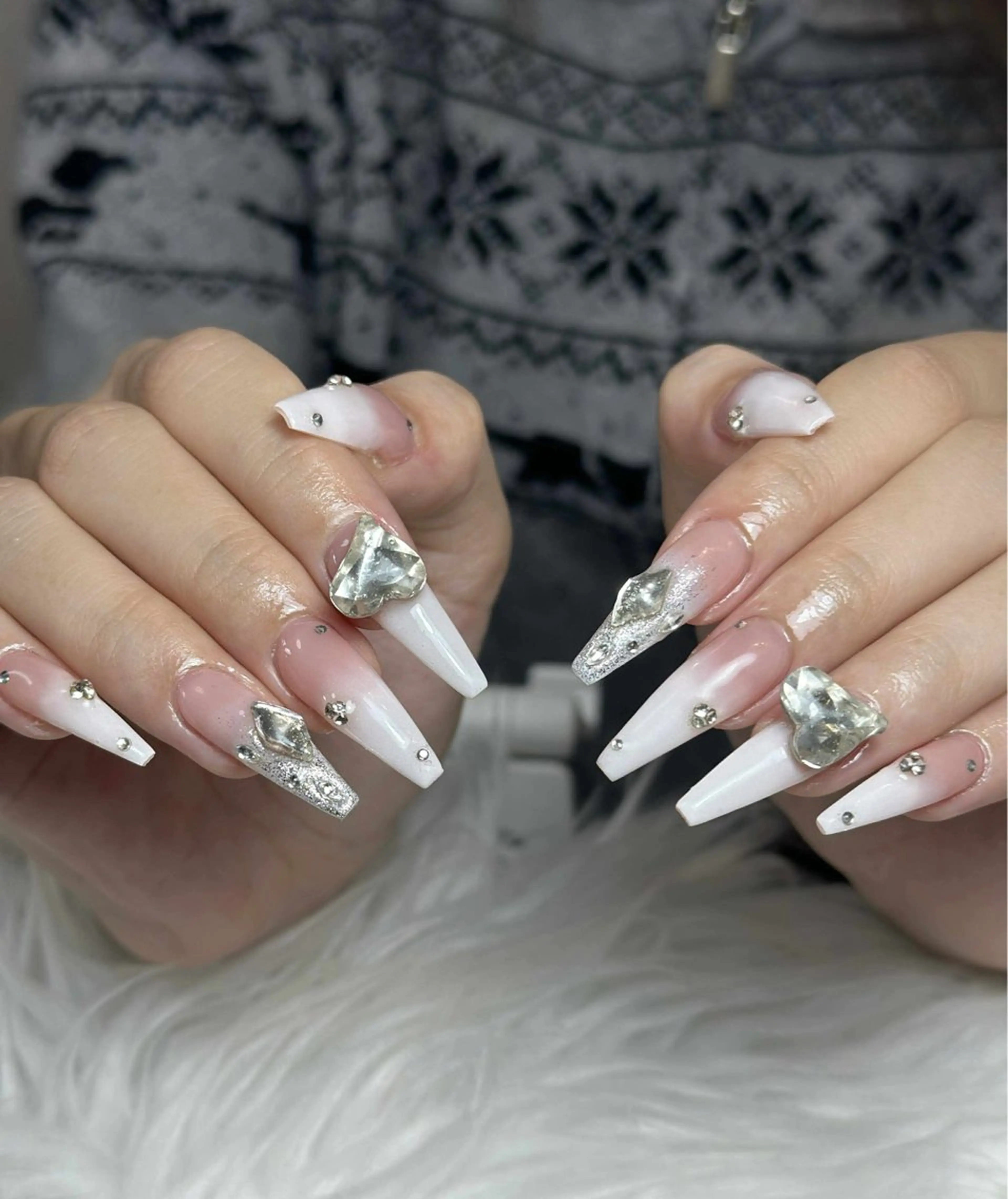 ネイル オーロラネイル ボルドー ブラウン 氷ネイル・うるうるネイル キラキラネイル ハンドネイル Julli NailStudioのネイルデザイン