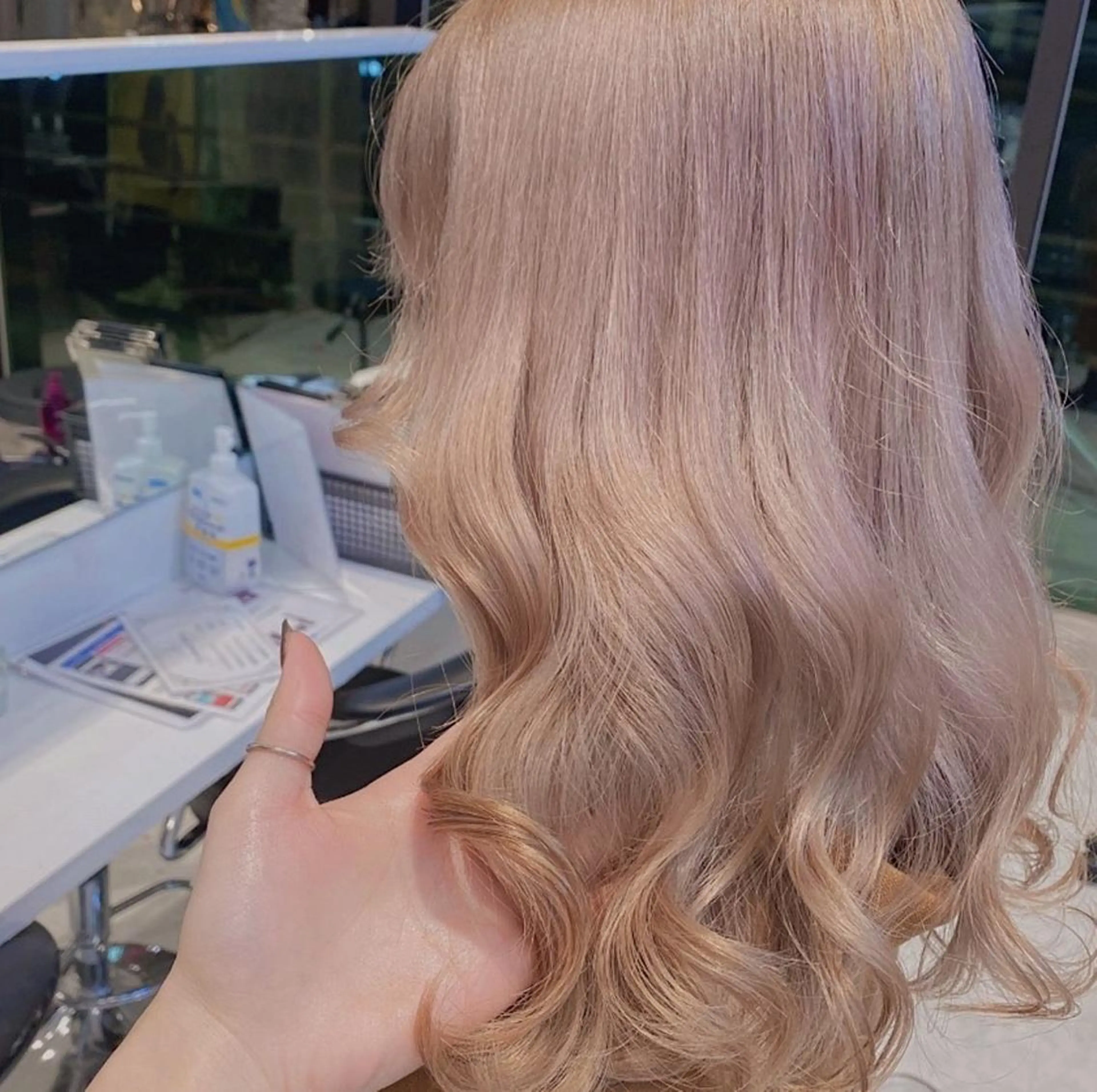 セミロング ❄️💛エクステ ブリーチ❄️yukiのヘアスタイル