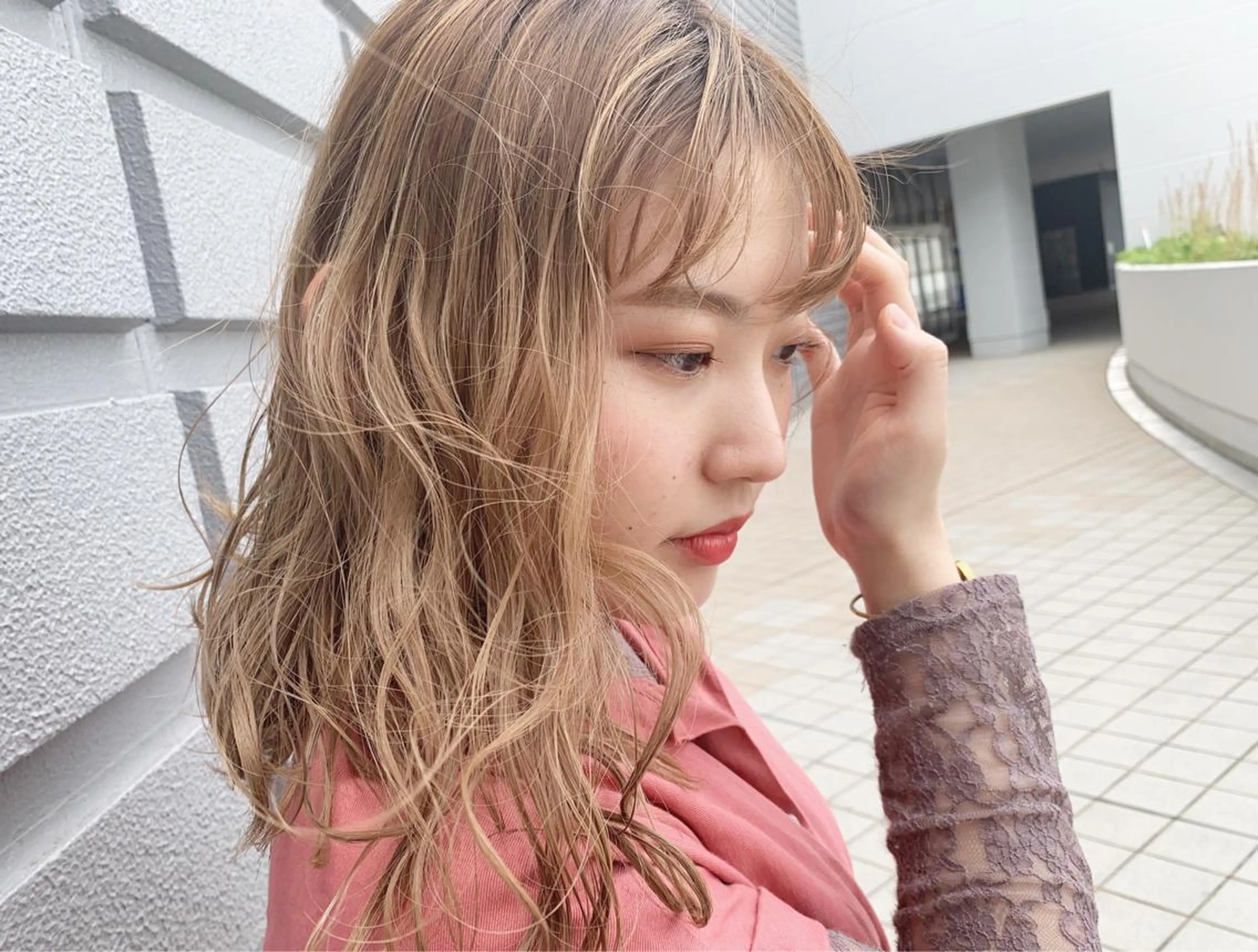 ミディアム カラー パーマ カット ヘアカラー 佐々木 優衣のヘアスタイル