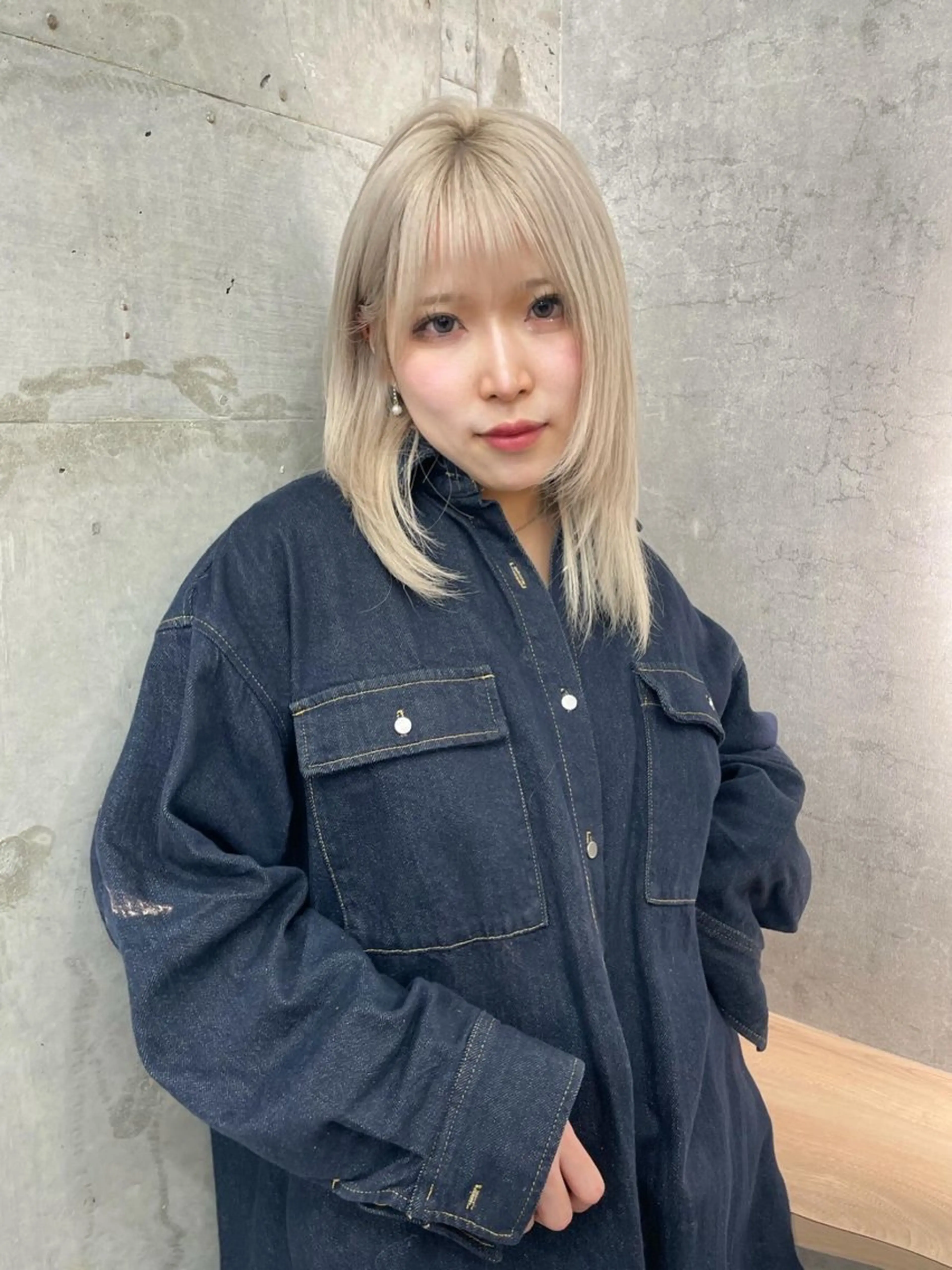 ミディアム 顔まわりレイヤー 顔周りカット レイヤーカット ブリーチ/ベージュ 💕/momoaのヘアスタイル