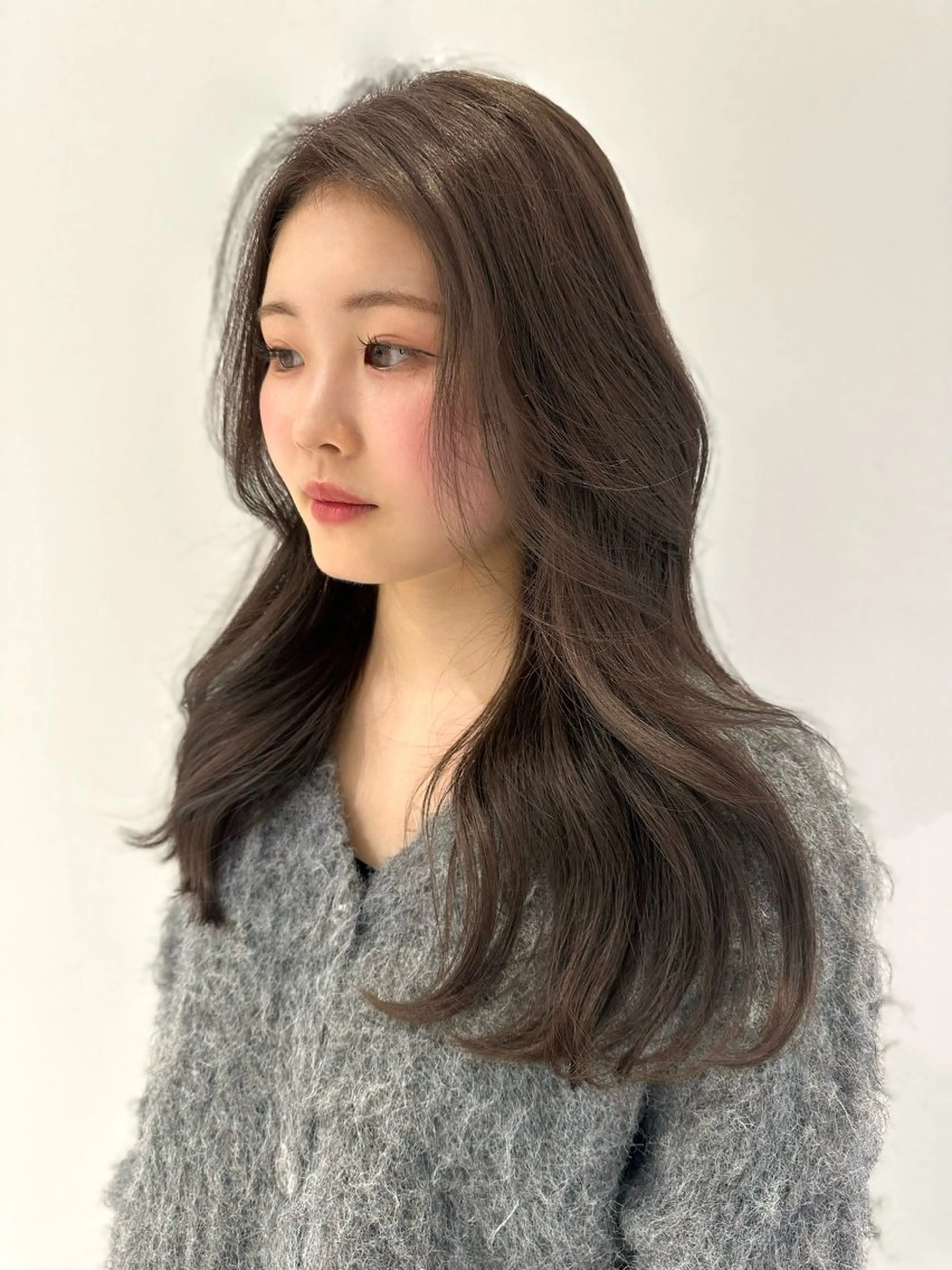 セミロング カラー ブラウンカラー 透明感カラー エスポワール所属・YUSHI HORIUCHIのヘアスタイル