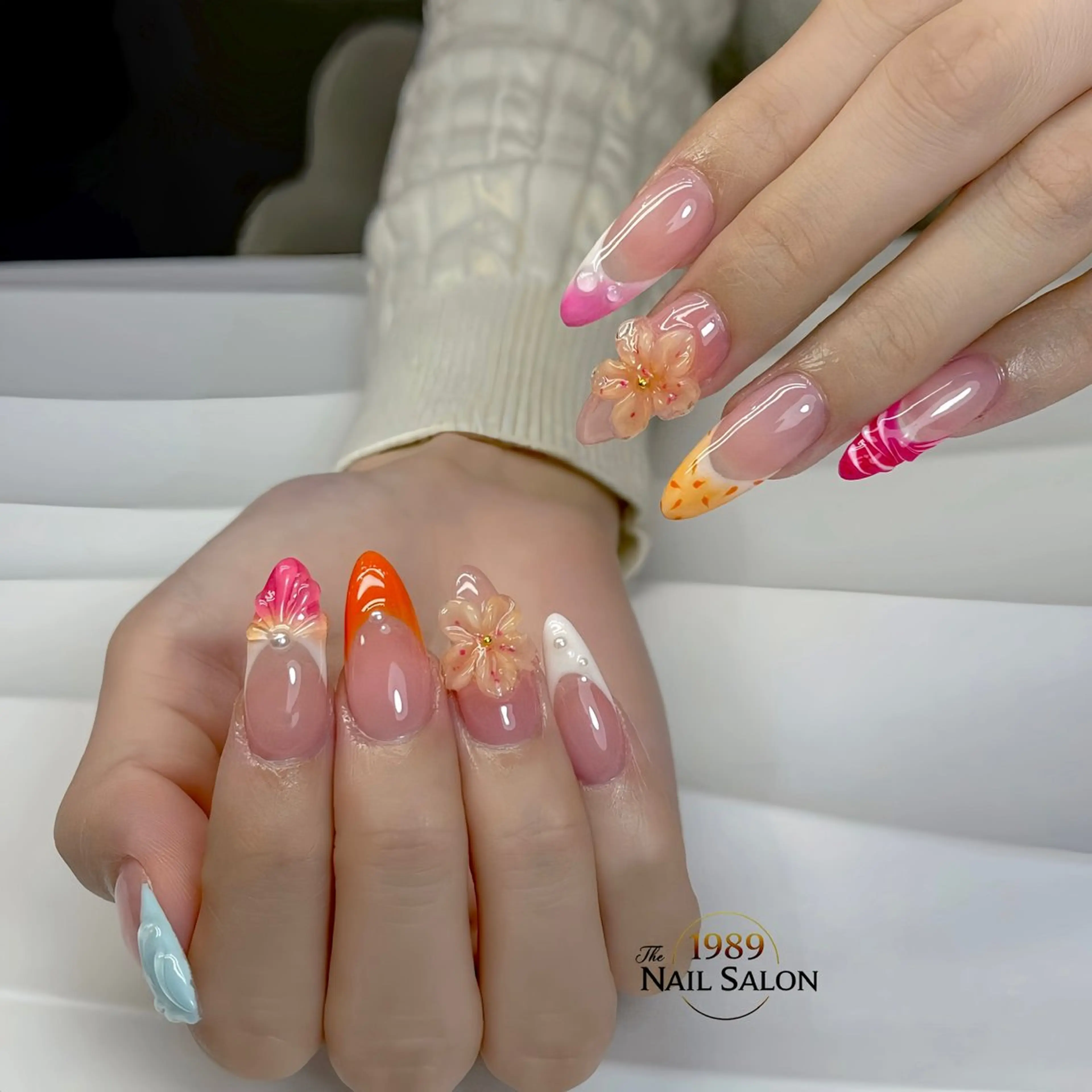 ネイル アートネイル フラワーネイル ハンドネイル The 1989 Nail Salonのネイルデザイン
