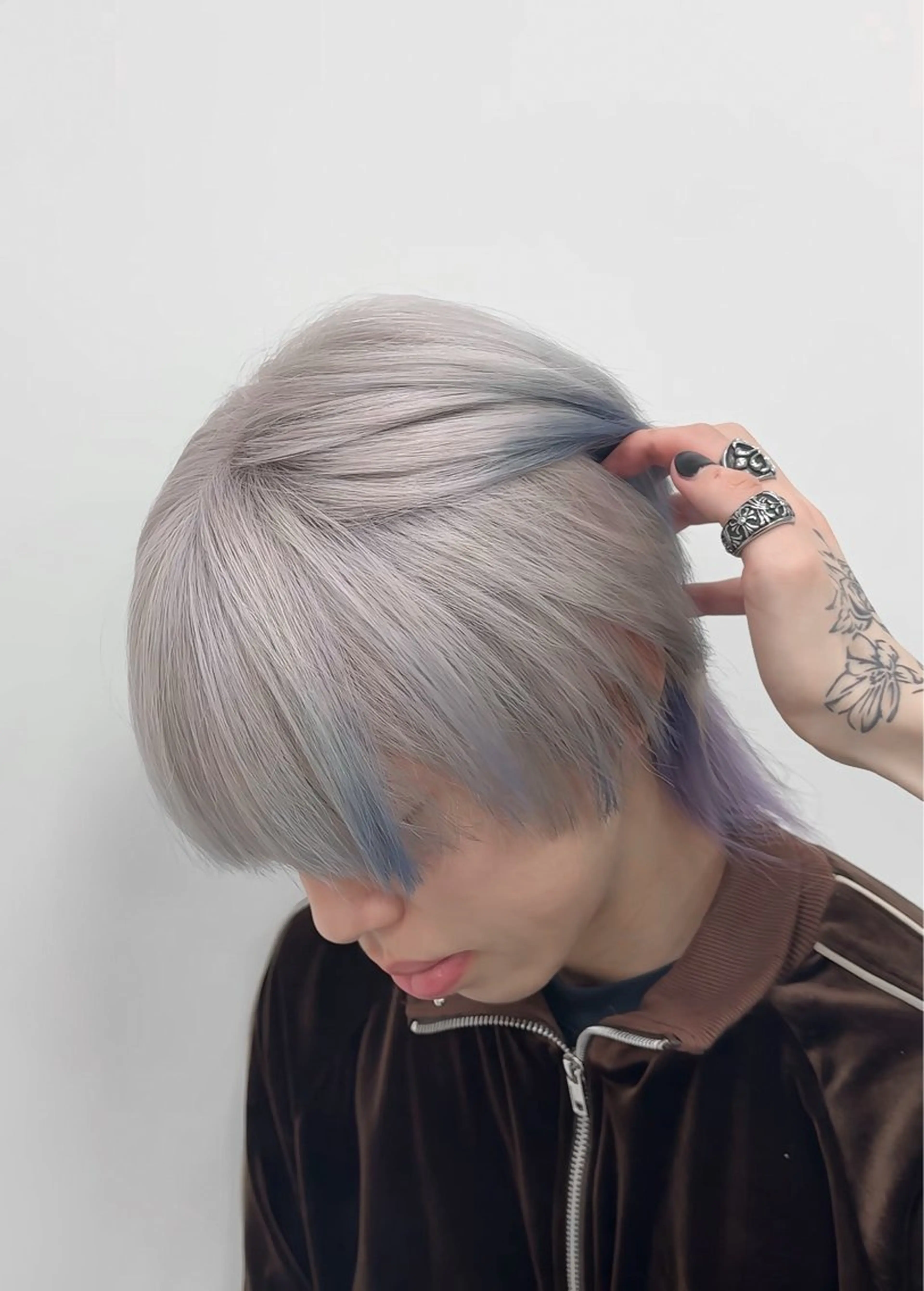ショート カラー カット ヘアカラー llwy名古屋栄所属・RYUKI/デザイ ンカラー/ブリーチのヘアスタイル