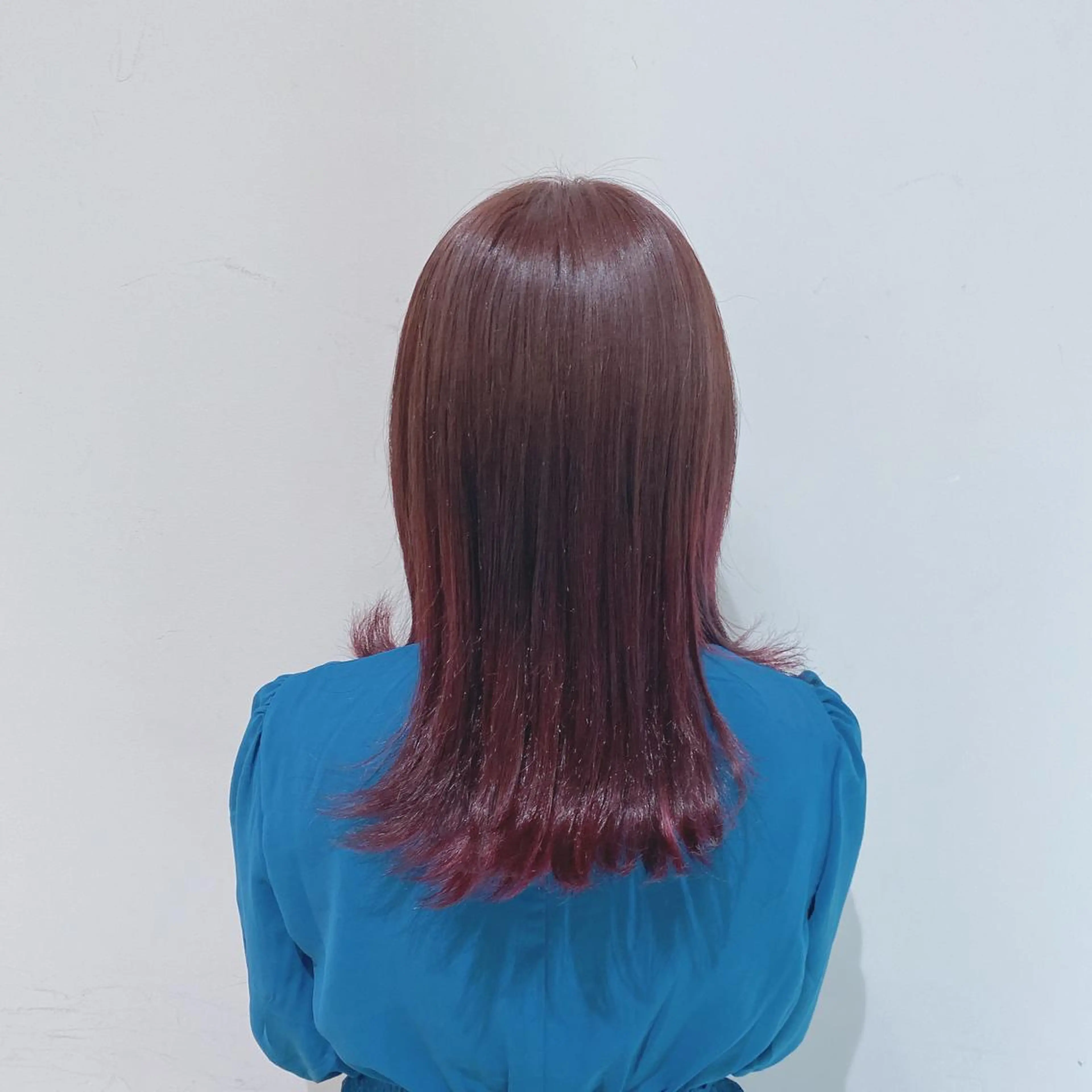 セミロング mira share salon所属・ブリーチカラー🐼 sayukiのヘアスタイル