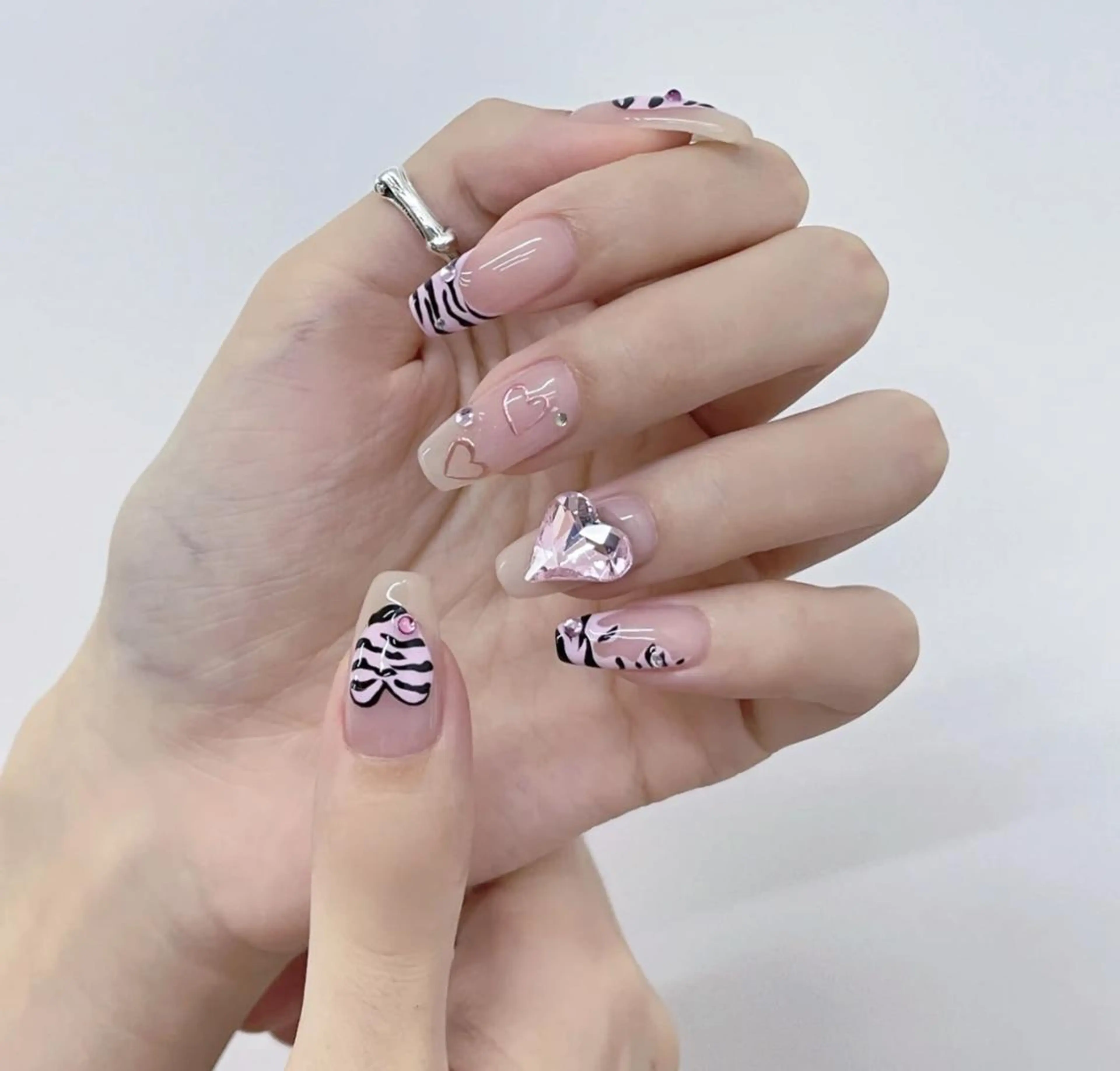 ネイル Queens momoのネイルデザイン