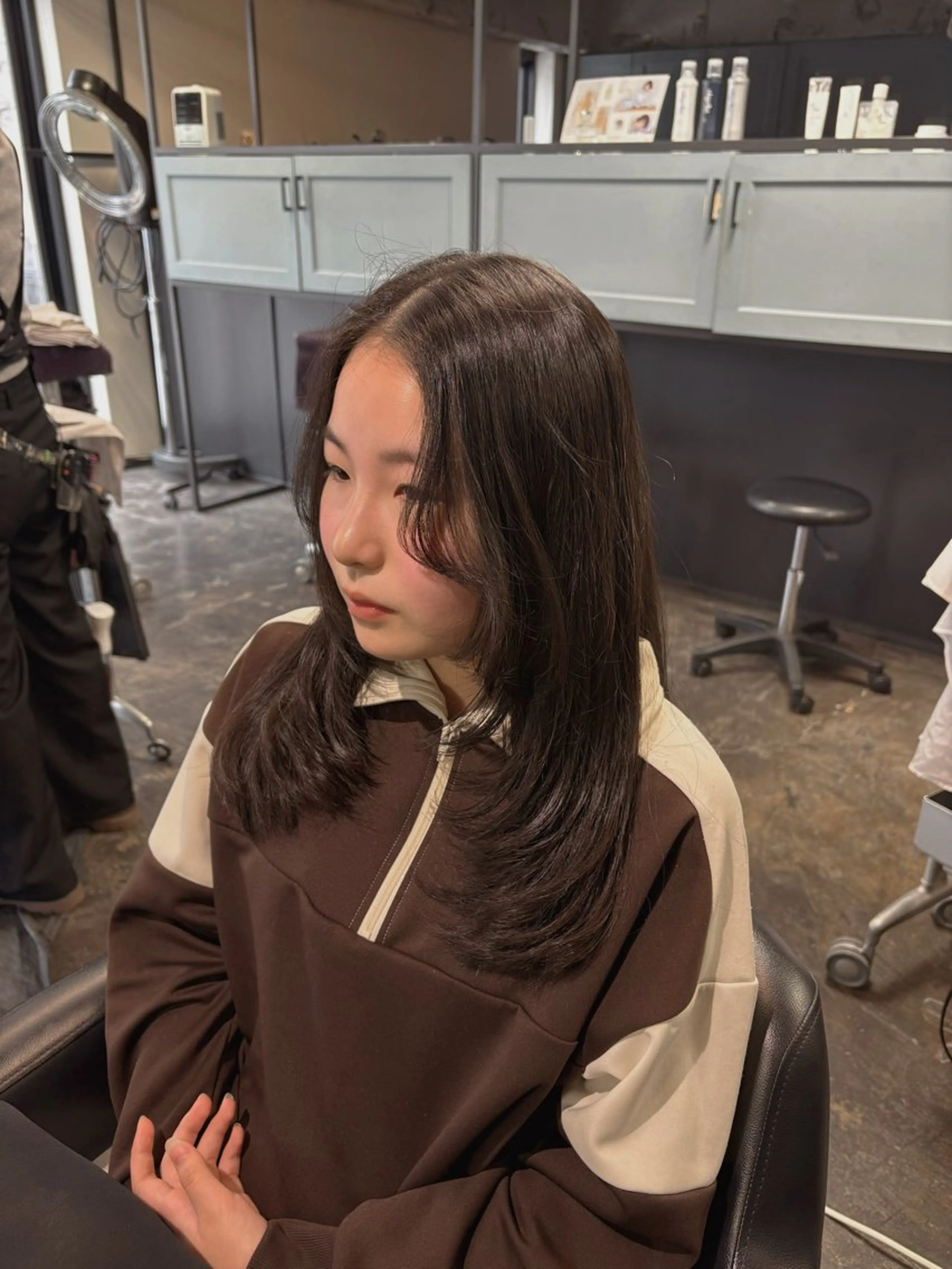 セミロング カット ユイカ🐮暖色カラー / 髪質改善のヘアスタイル