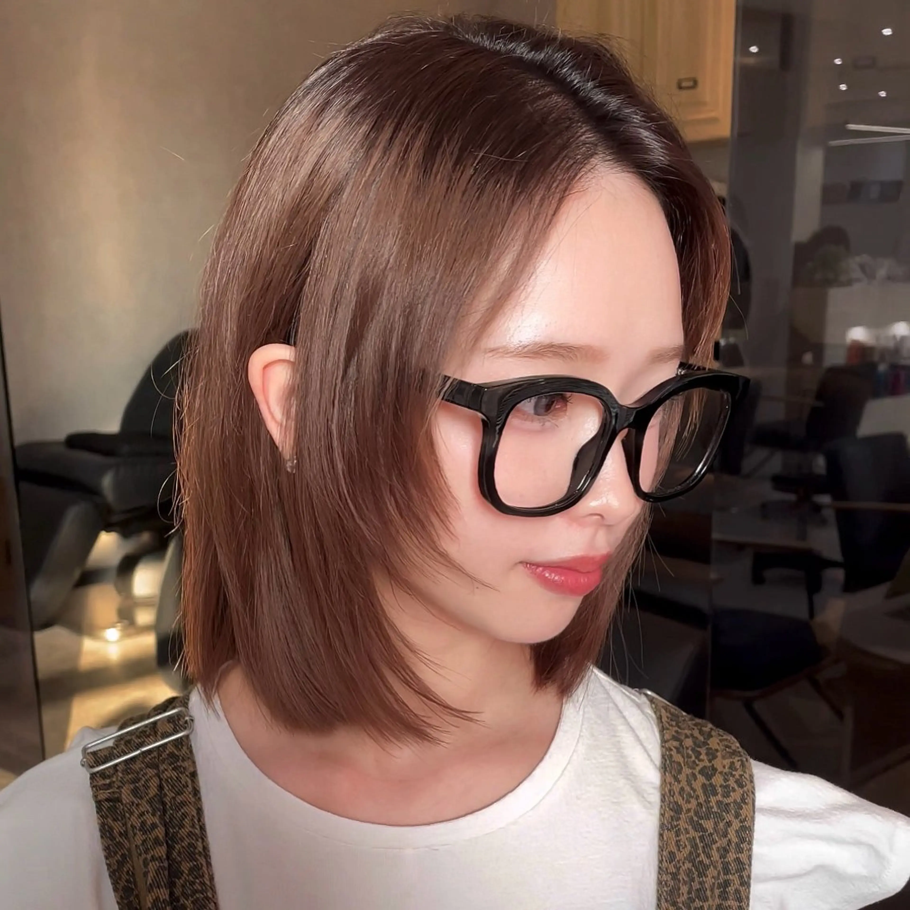 ショート ボブレイヤー ケアカラー ボブ ハッシュカット ハイレイヤー カット ヘアカラー トリートメント ヘッドスパ ヘアセット ハッシュカット🖤 レイヤー/透けカラーのヘアスタイル