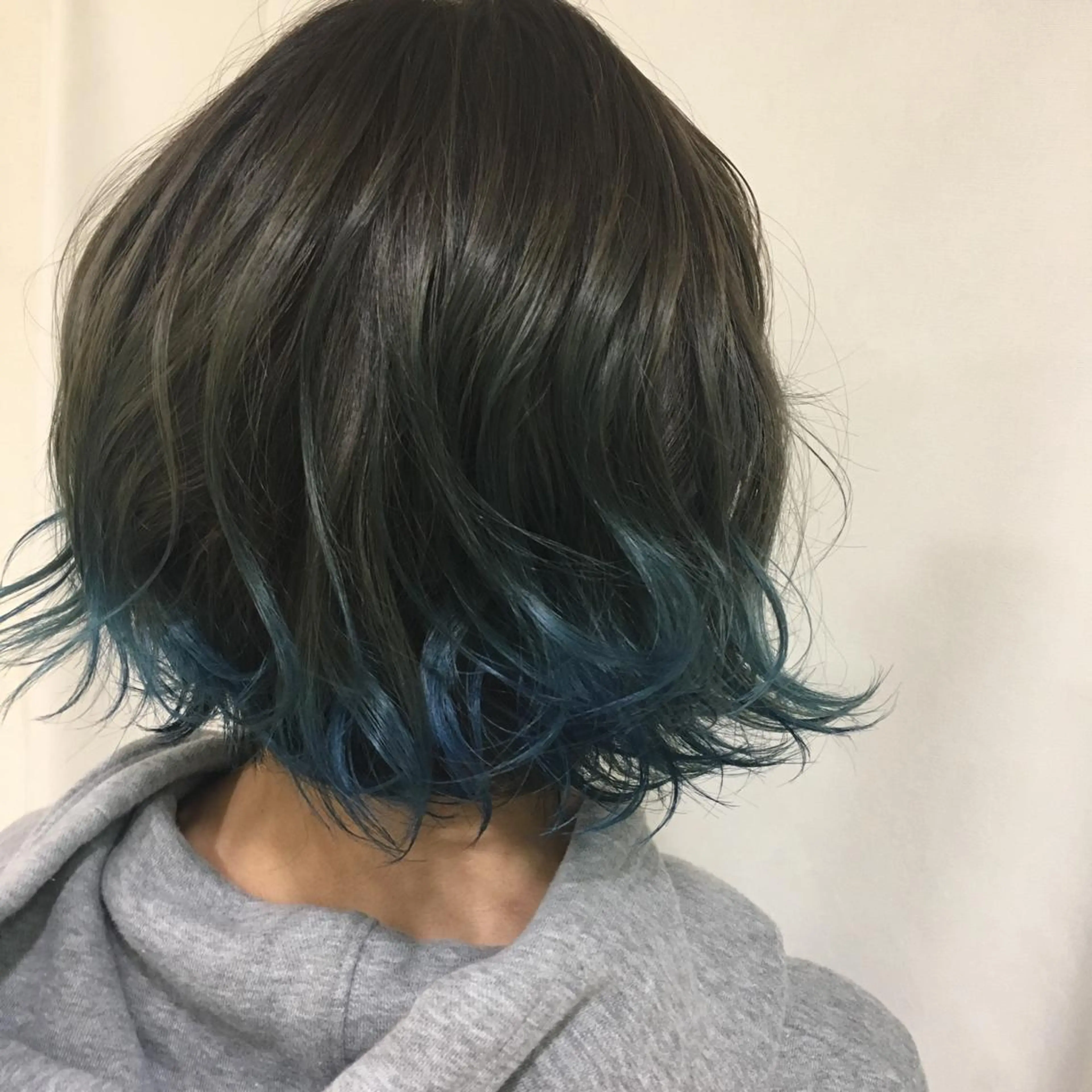 ショート カラー ヘアアレンジ ブルーカラー ヘアカラー きむえり/髪質改善 /セット/カラーのヘアスタイル