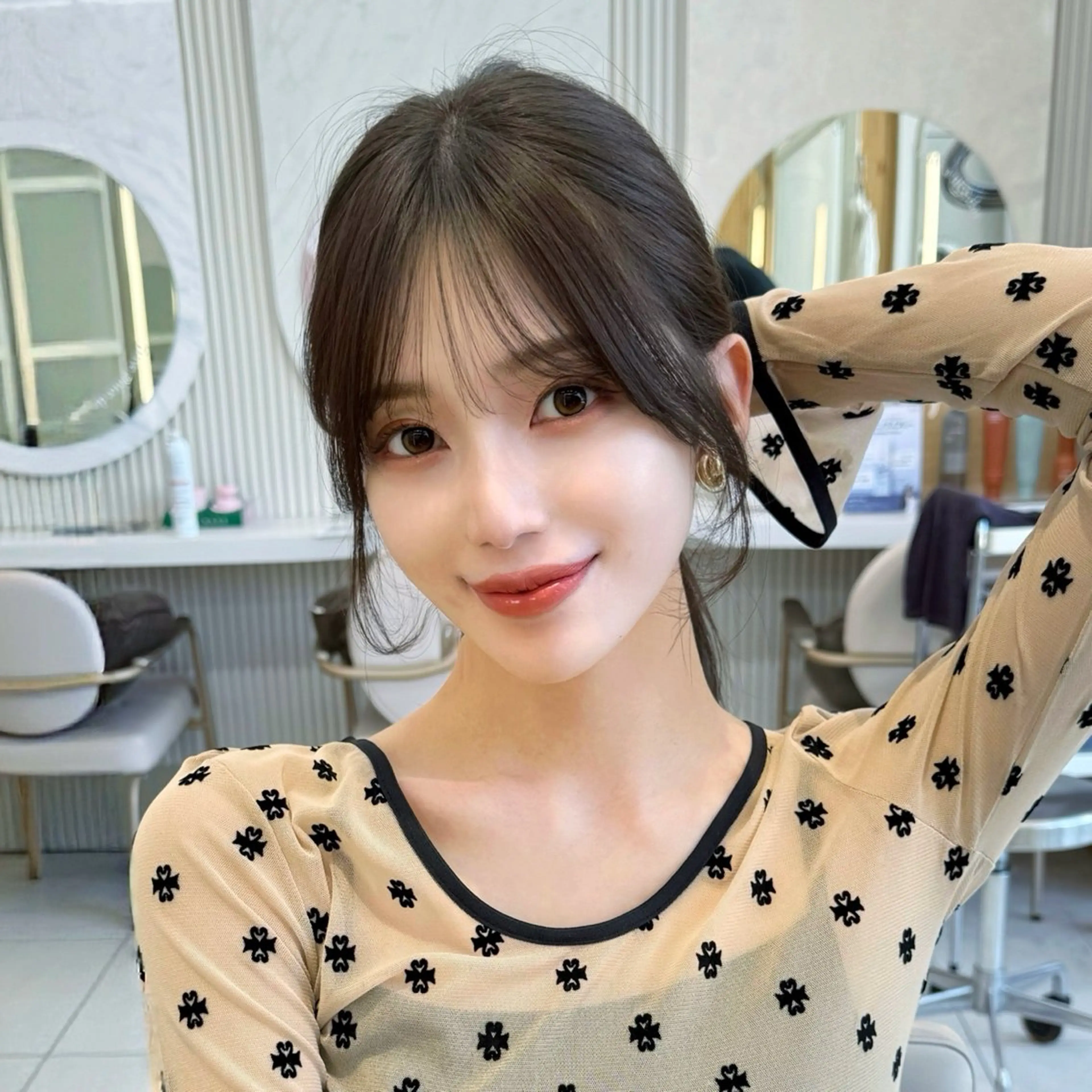 ミディアム カット トリートメント 似合わせレイヤー 透明感カラーのヘアスタイル