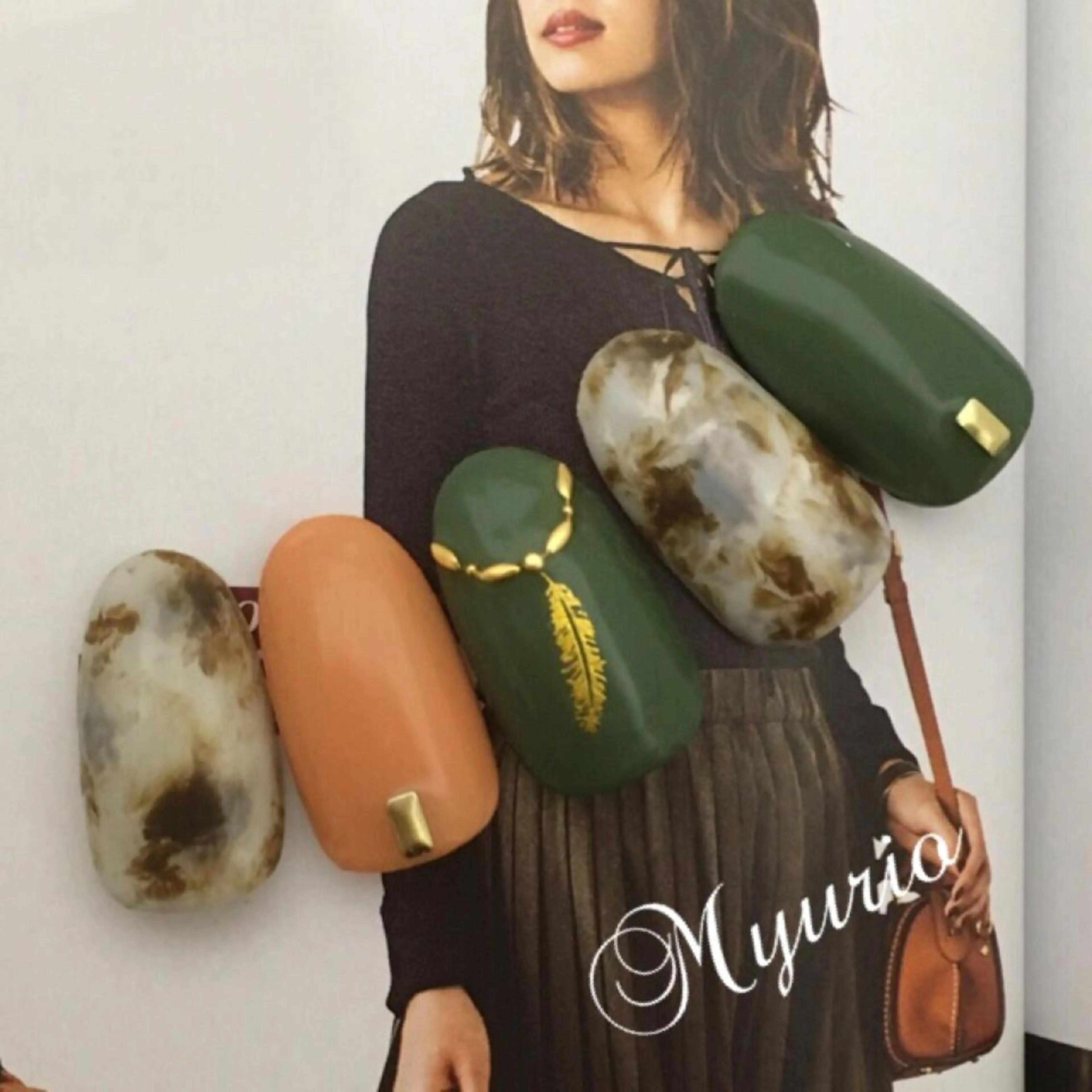 ネイル べっ甲ネイル ホワイト Sympa 𝓜iwako🐰ᩚのネイルデザイン