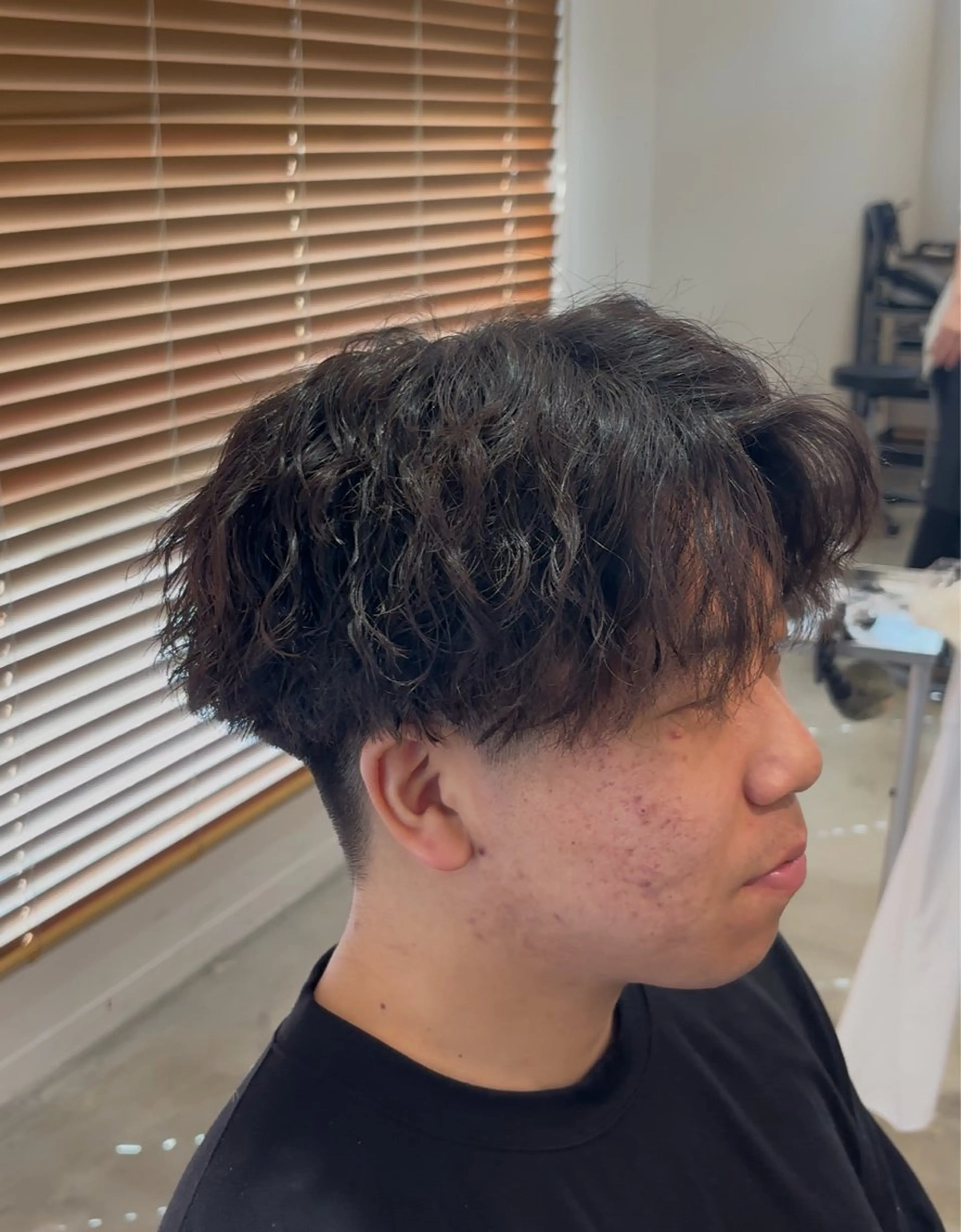 パーマ メンズ 徳田 恭助のヘアスタイル